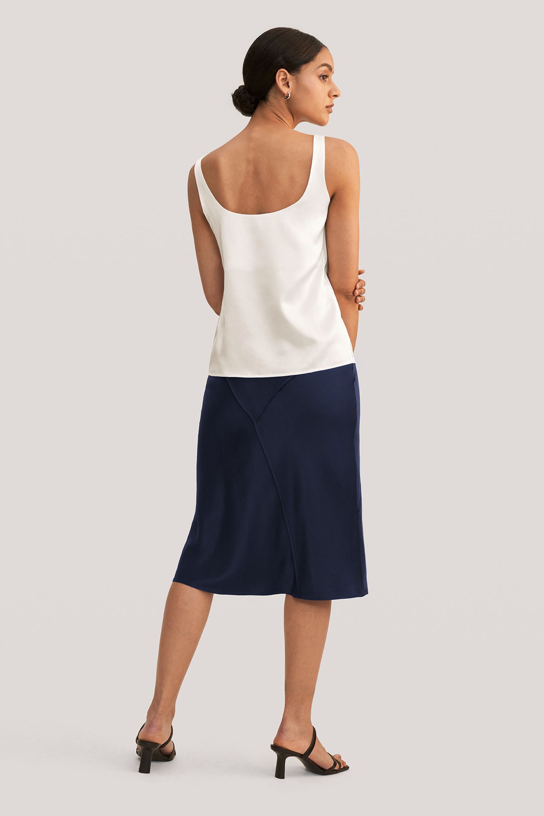 #color_Natural White