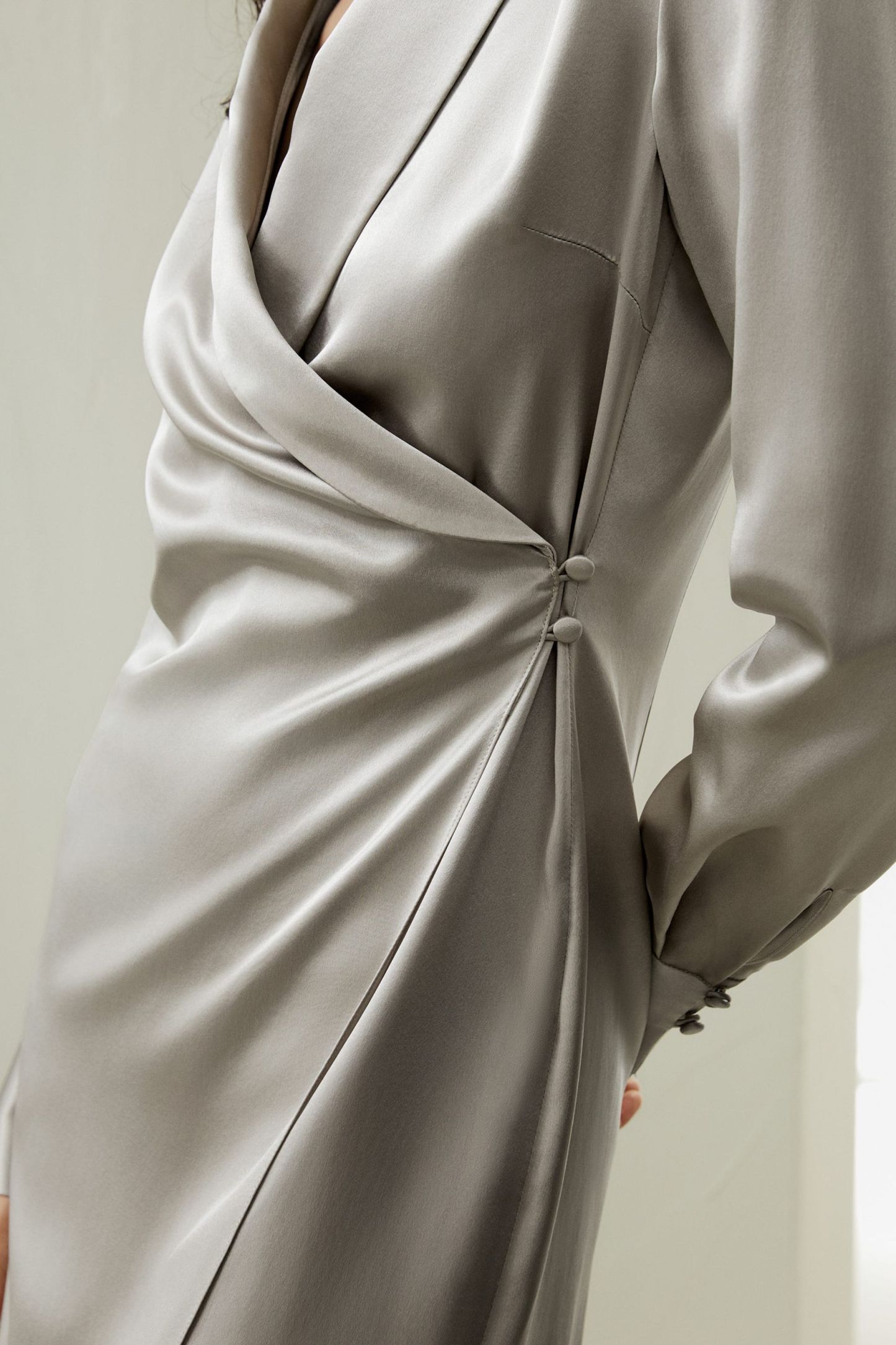 #color_Silvergray
