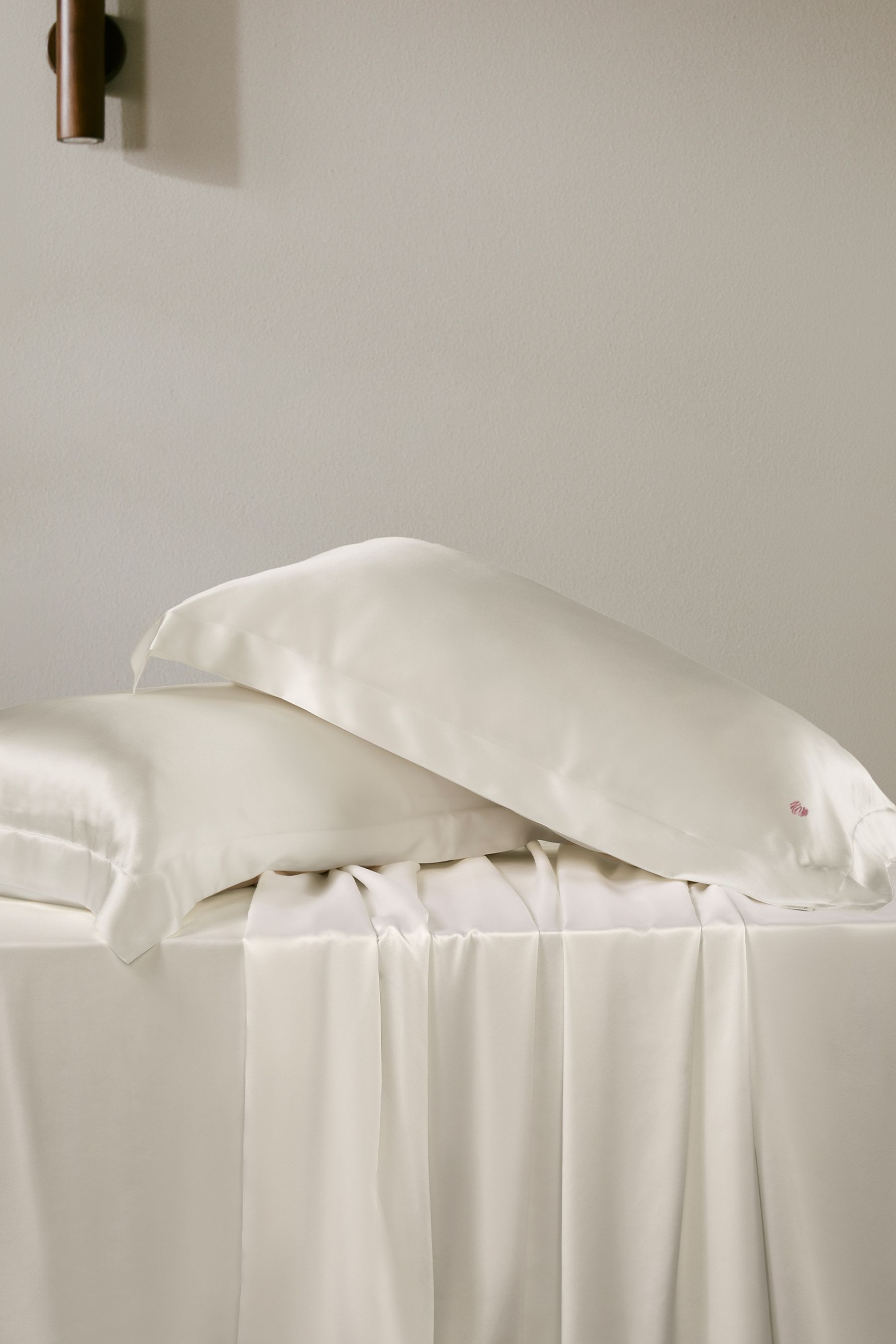 #color_Natural White