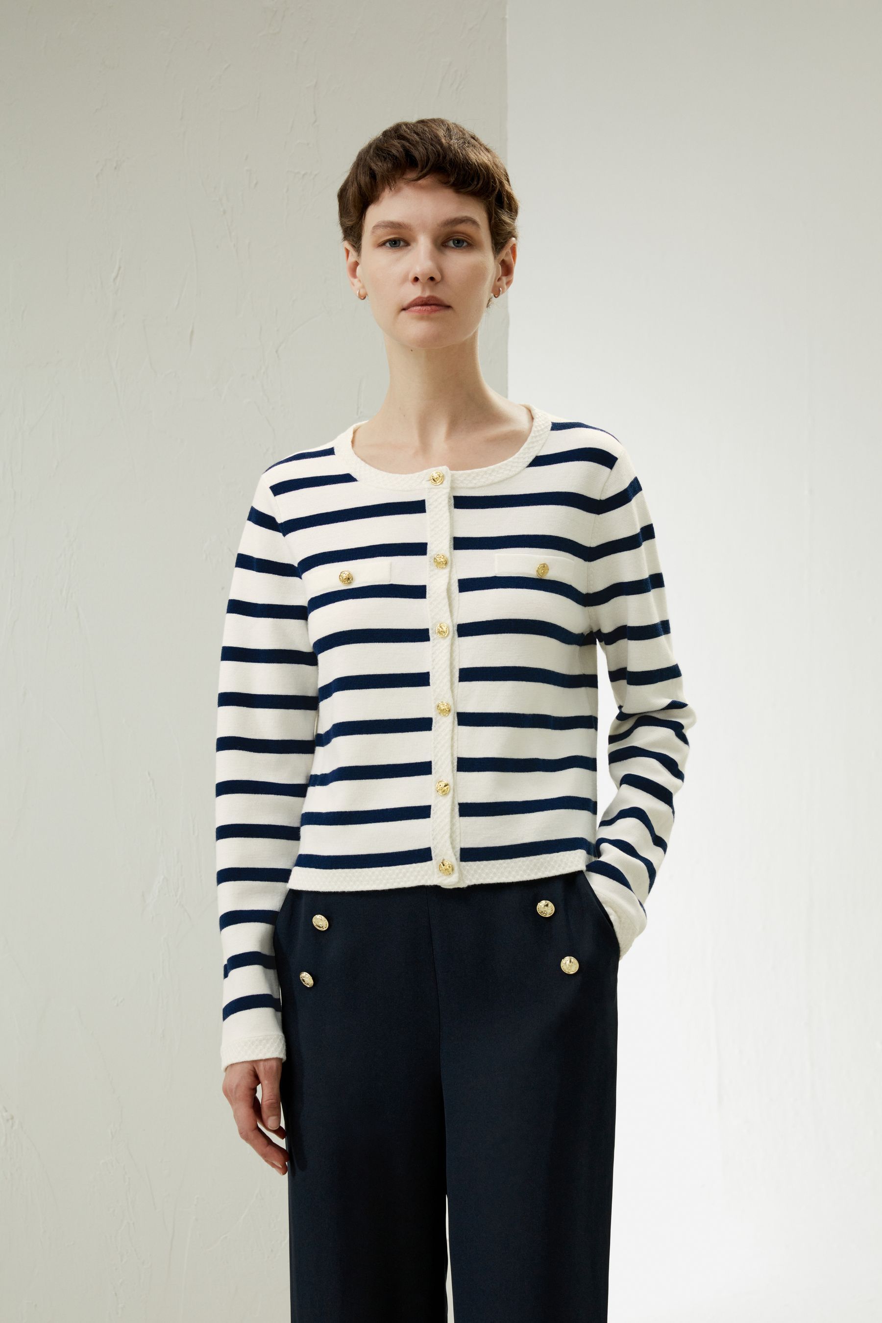 #color_Navy Blue and White Stripes