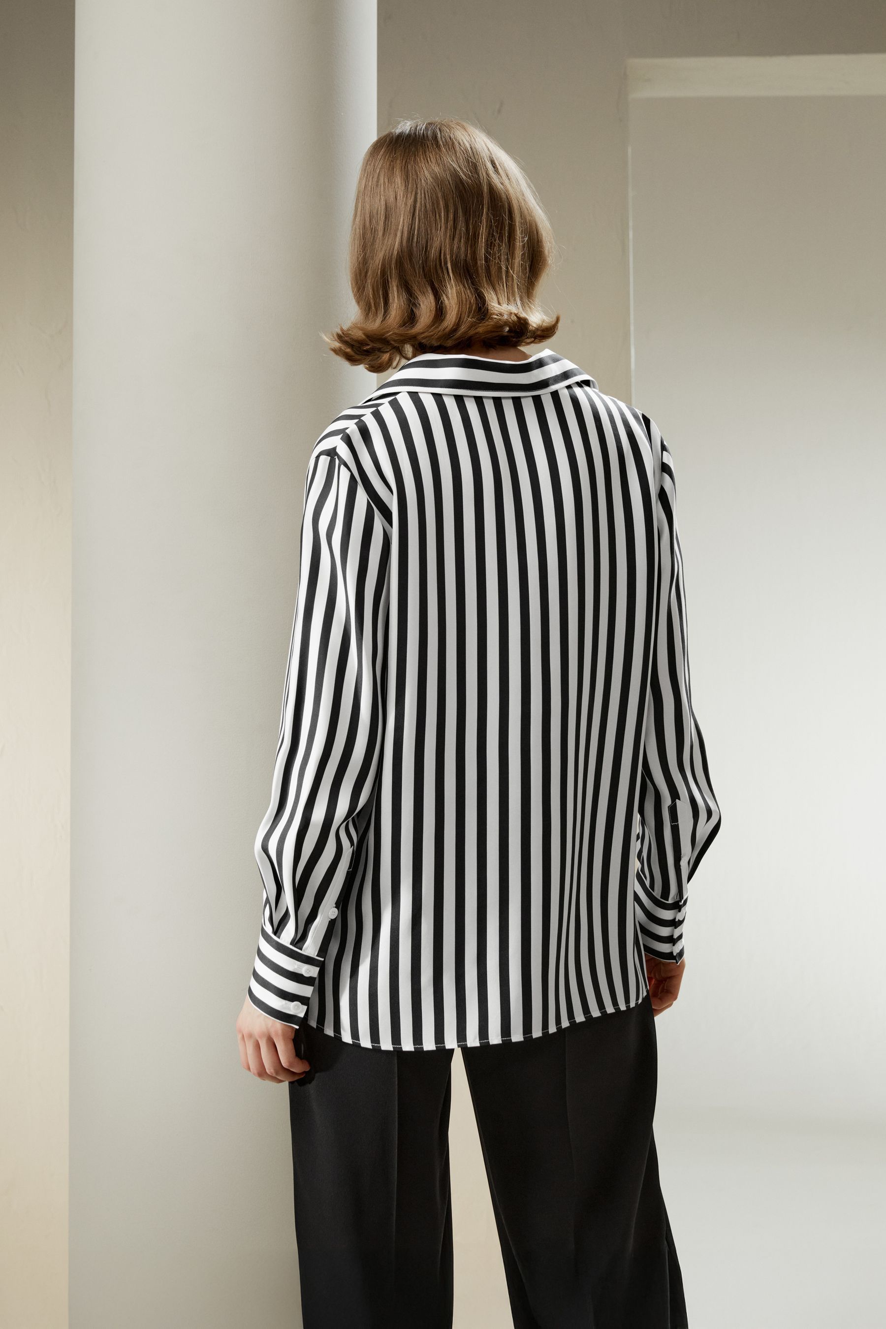 #color_Black-White Pinstripes