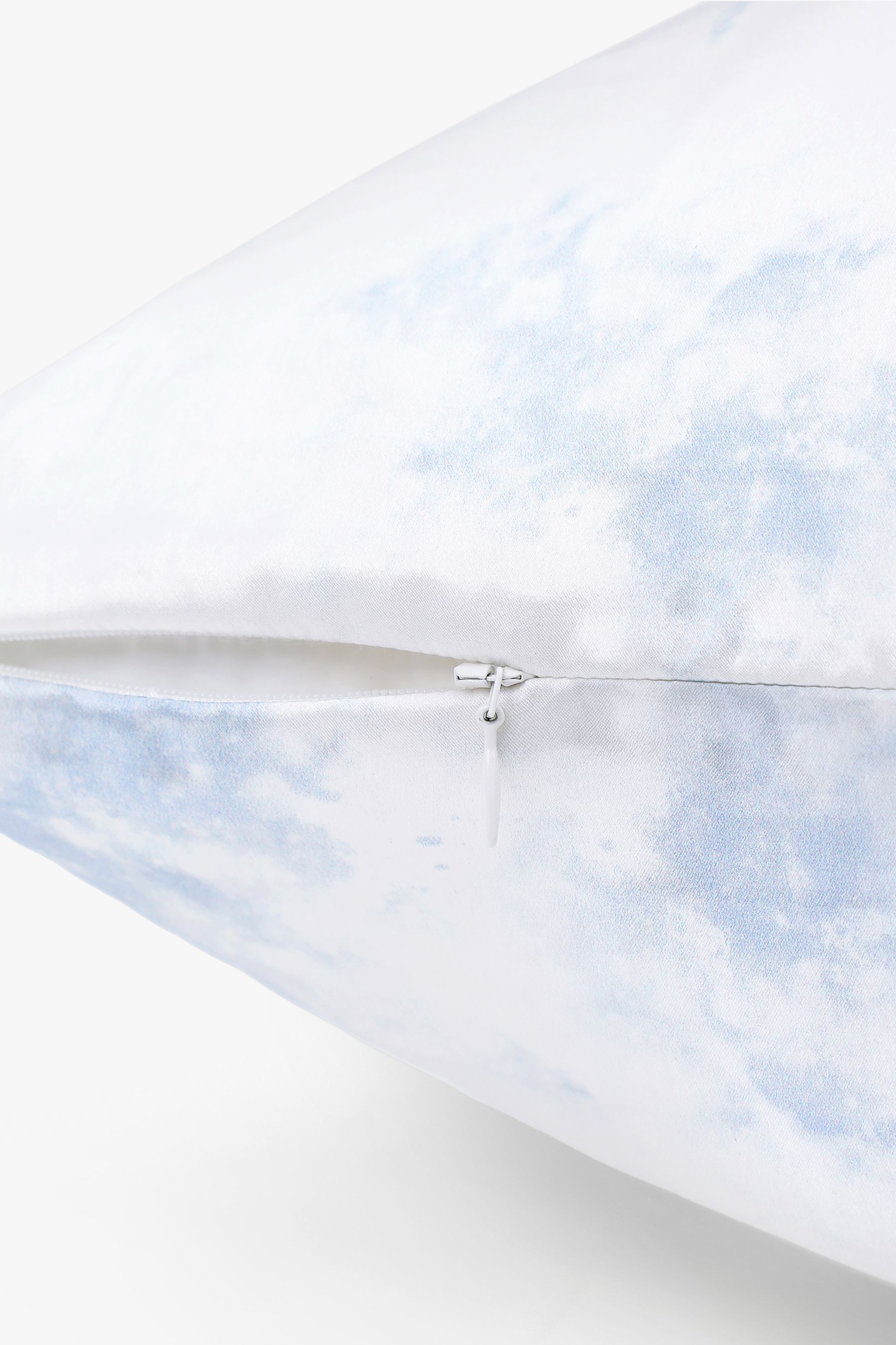 #color_Blue-White Watercolor