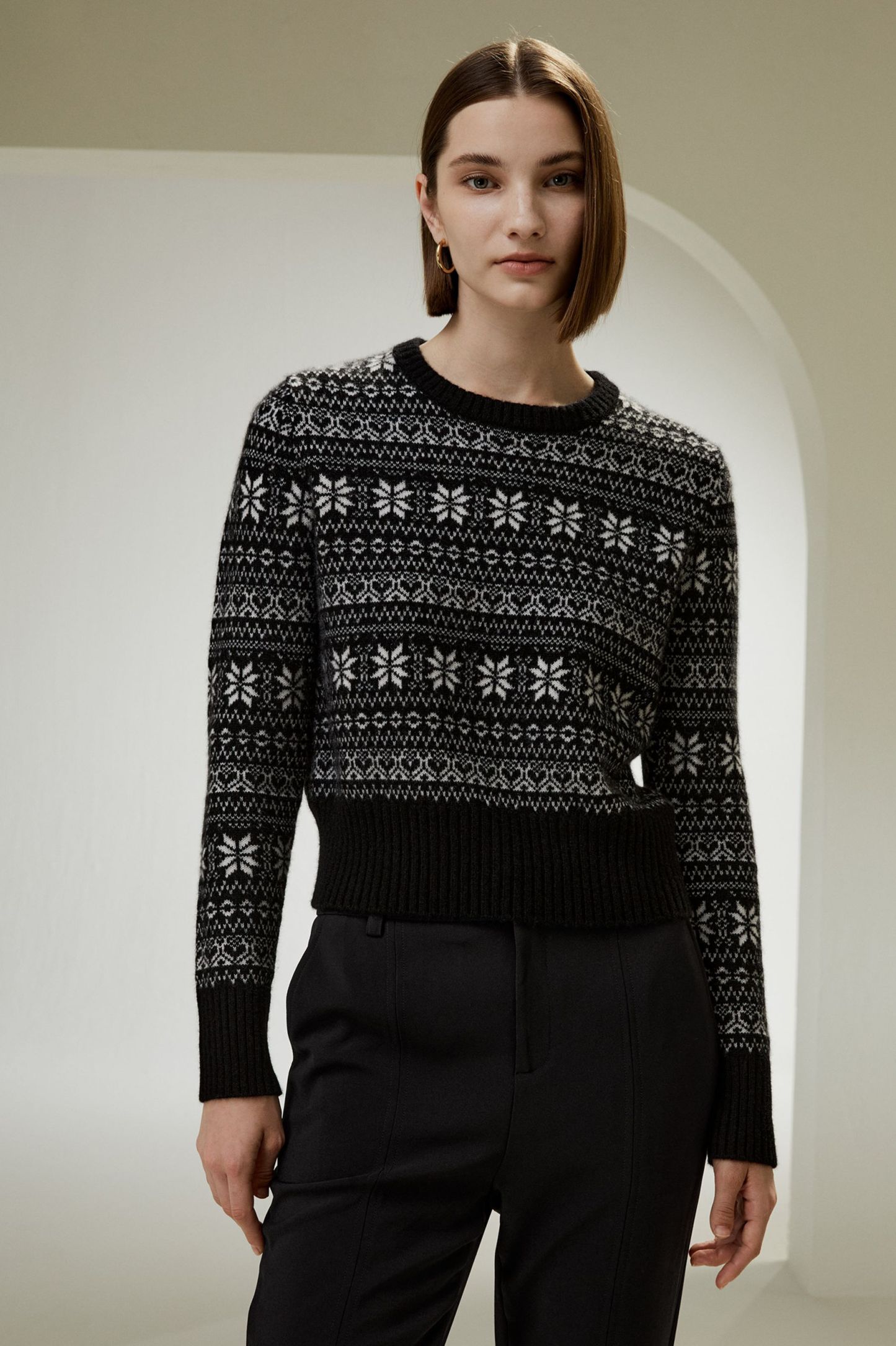 #color_Black with Snowflakes