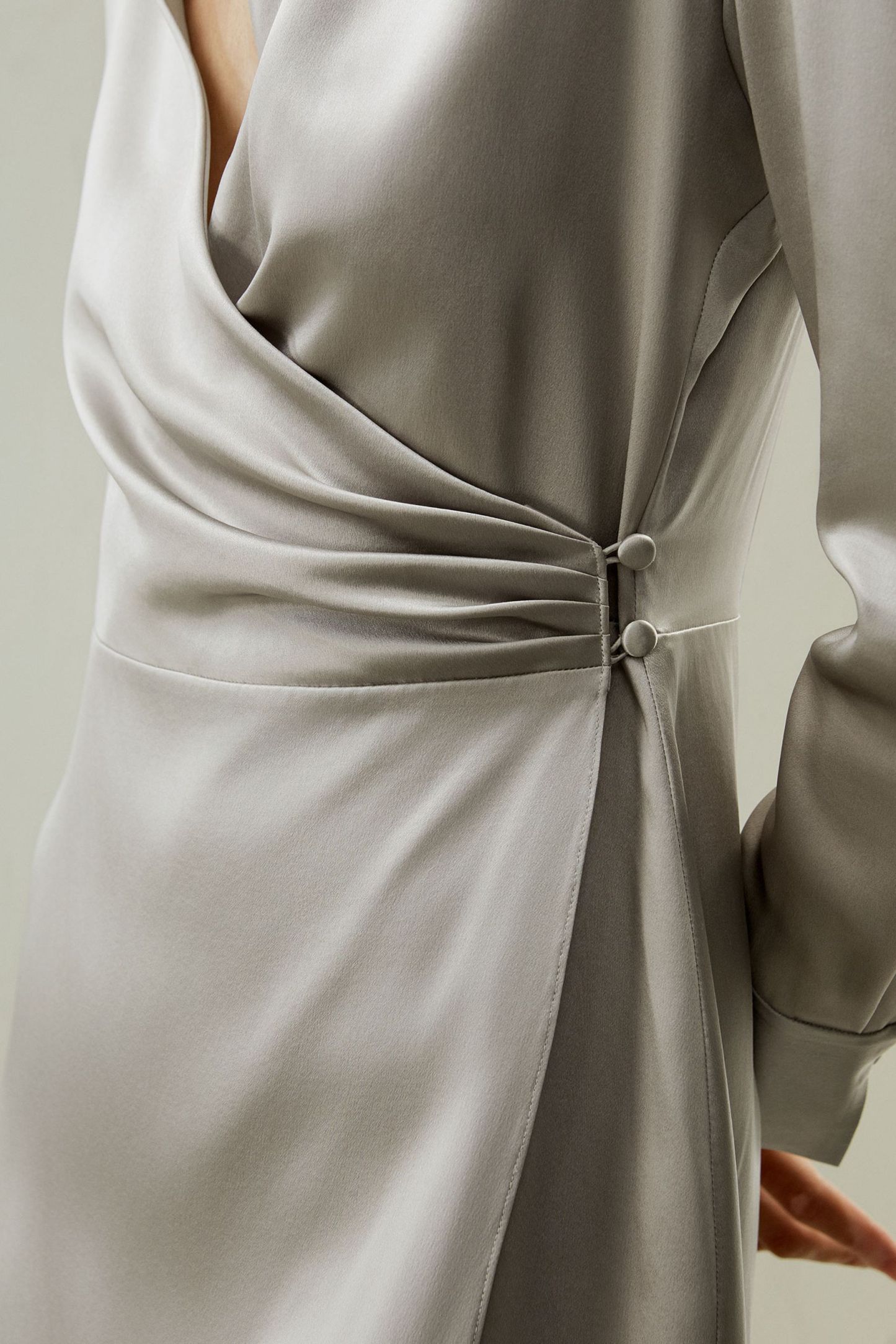 #color_Silvergray