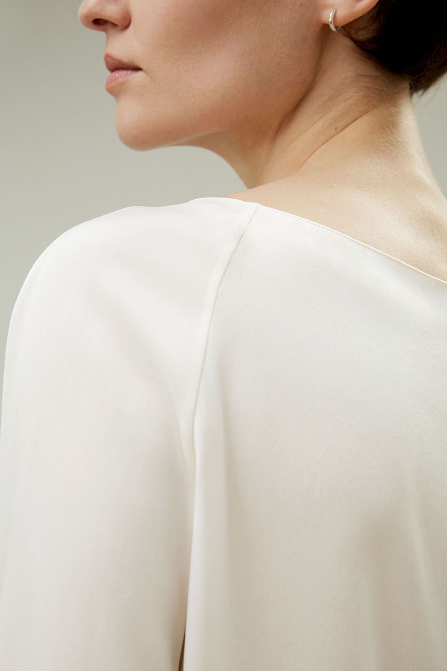 #color_Pearl White