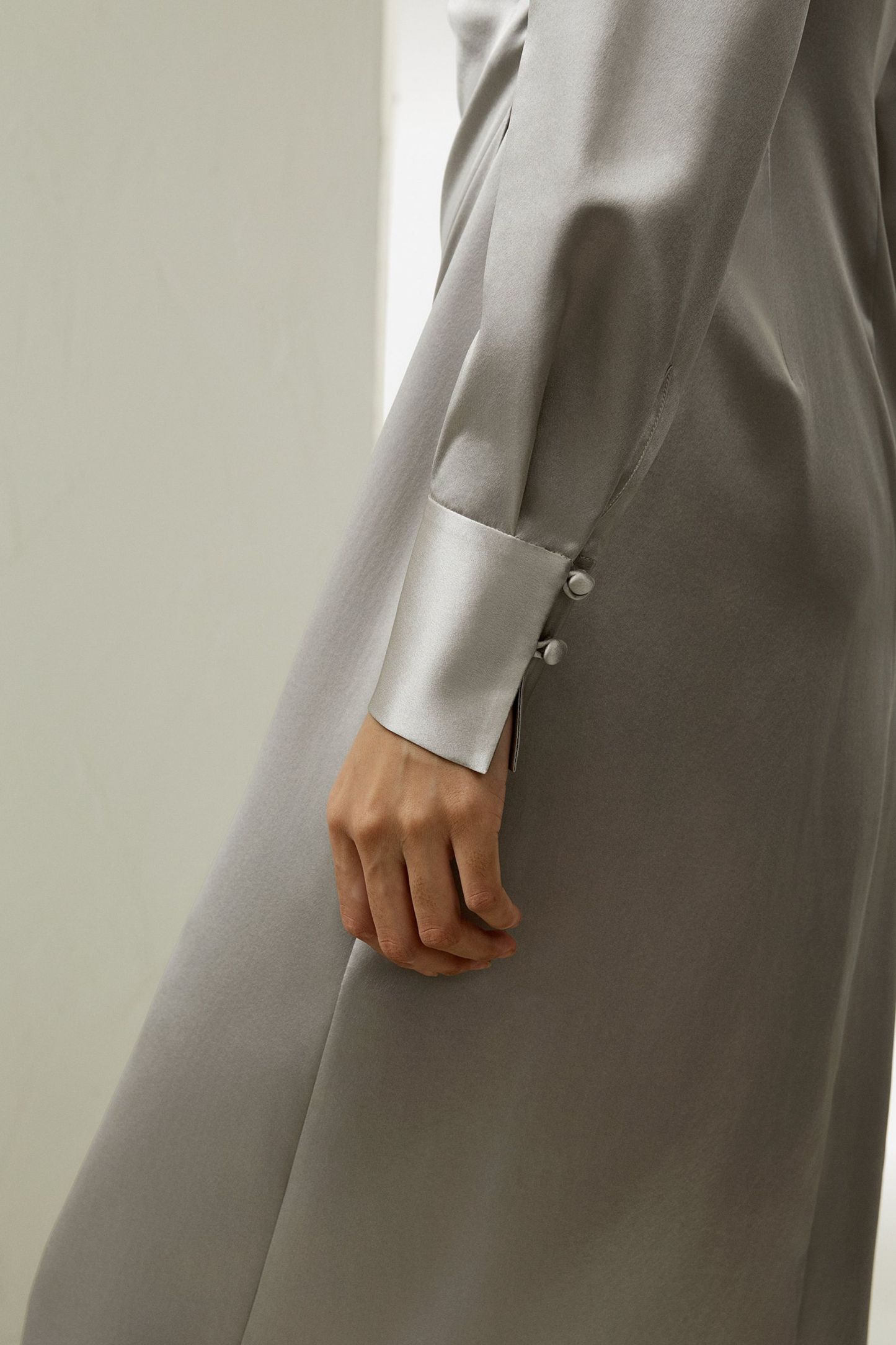 #color_Silvergray