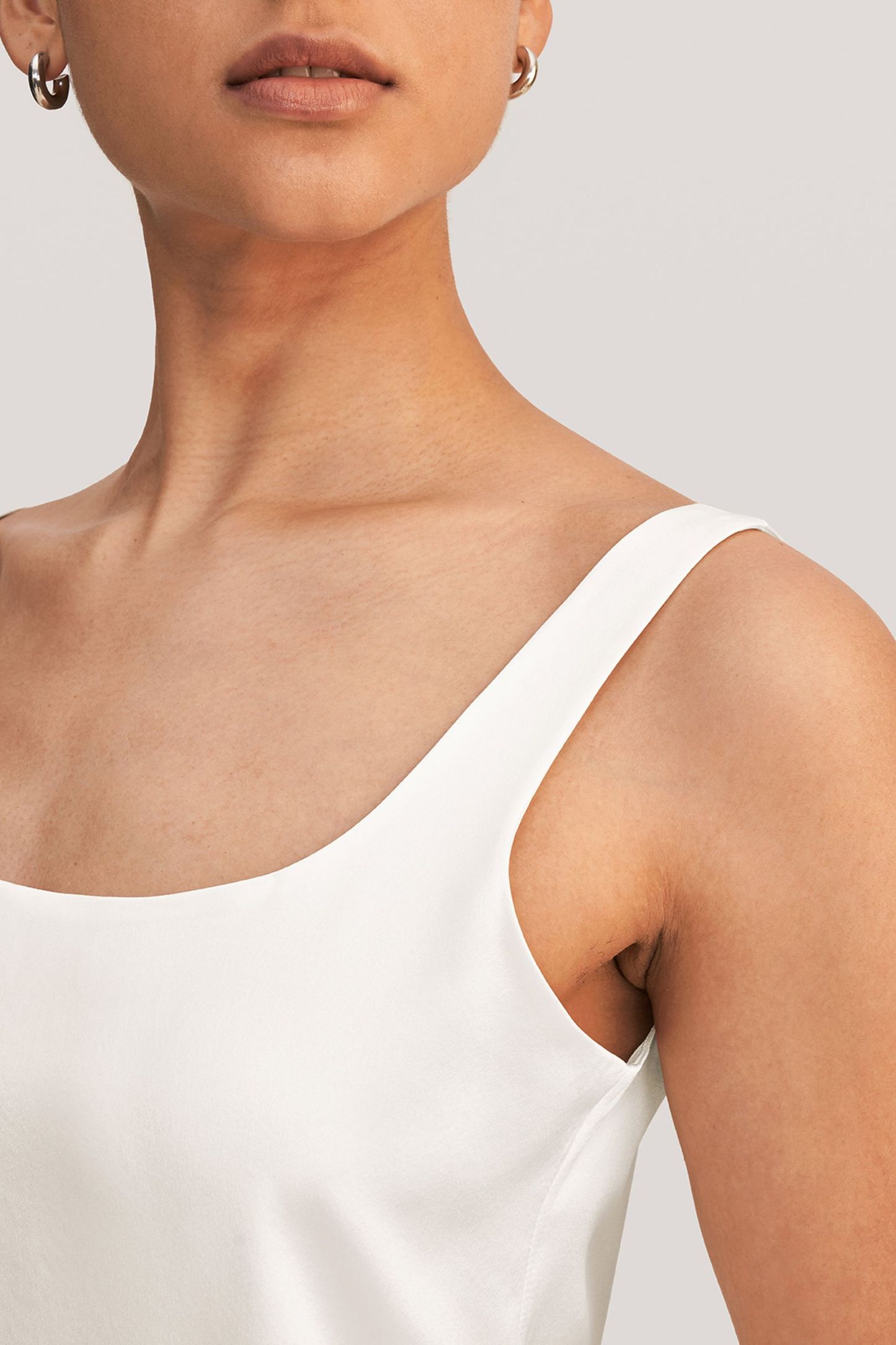 #color_Natural White