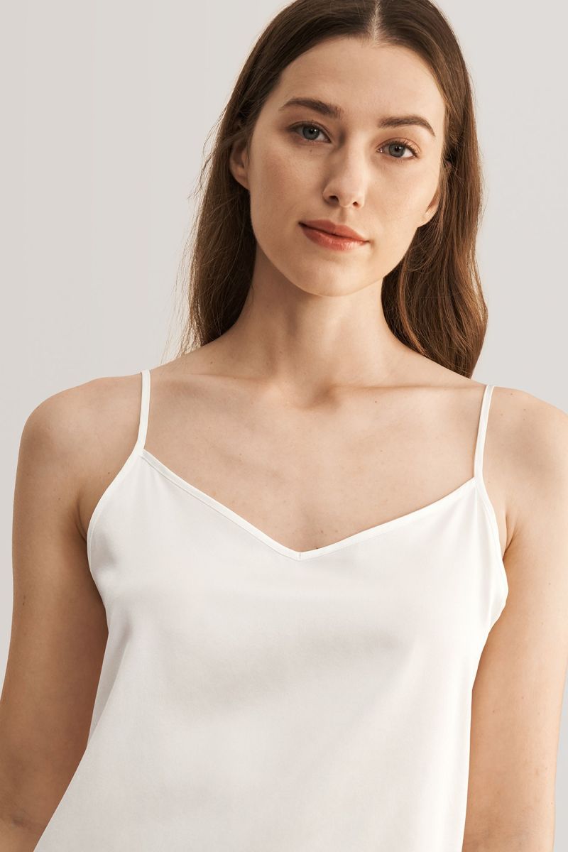 #color_Natural White