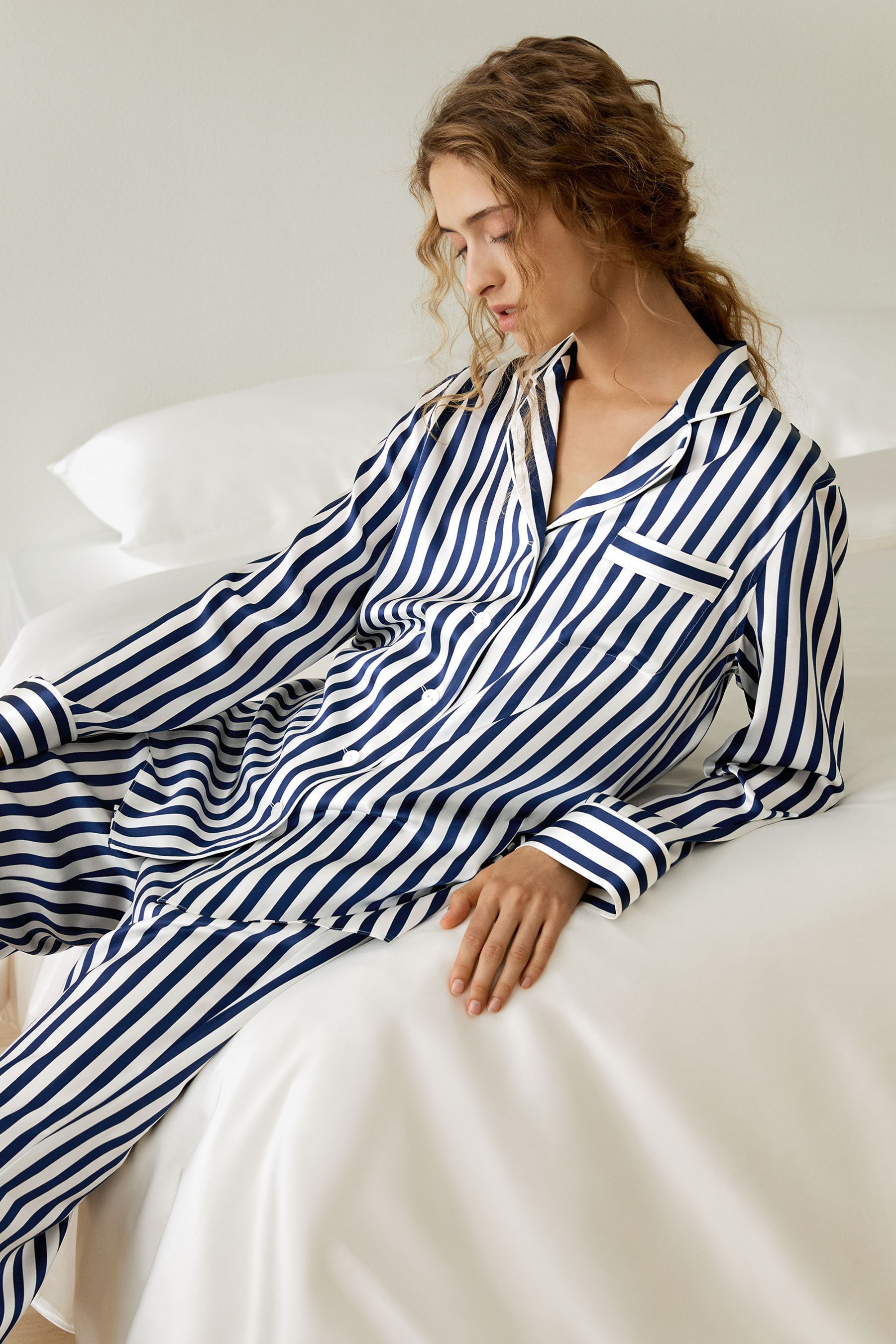 #color_Blue-White-Pinstripes