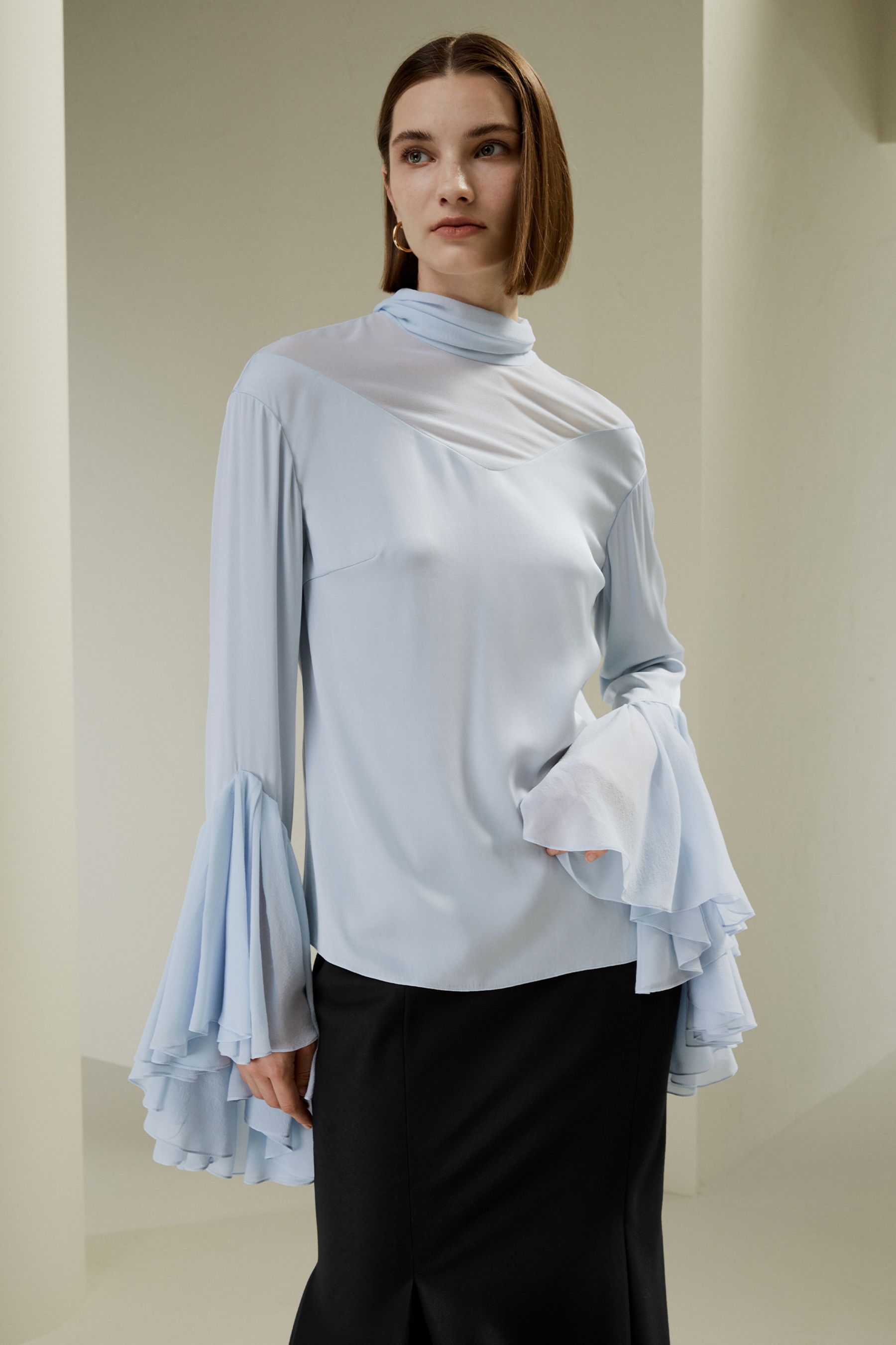 トップス papier blouse Flirty Floral Split Neck Blouse – Sugarlips