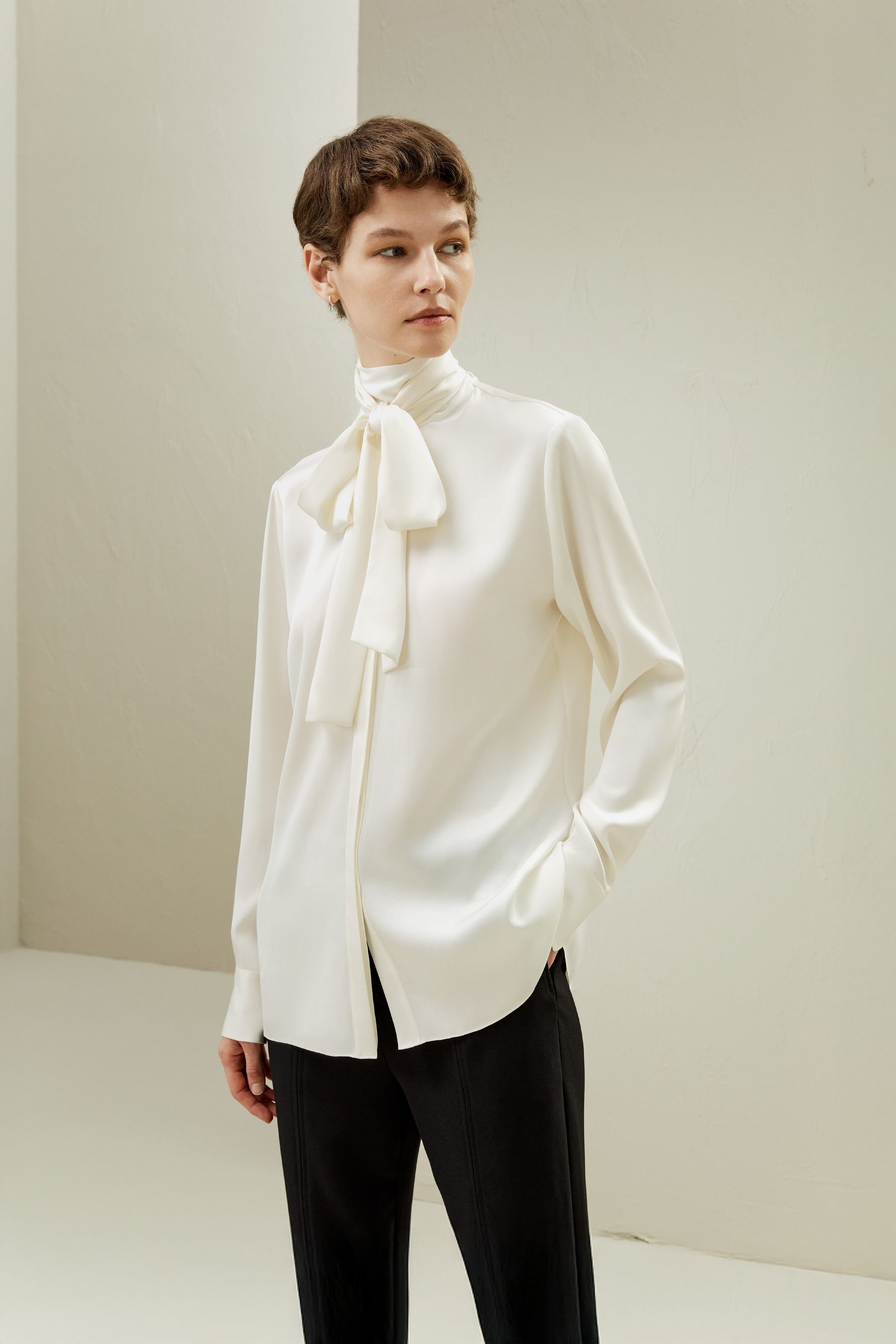 #color_Natural White