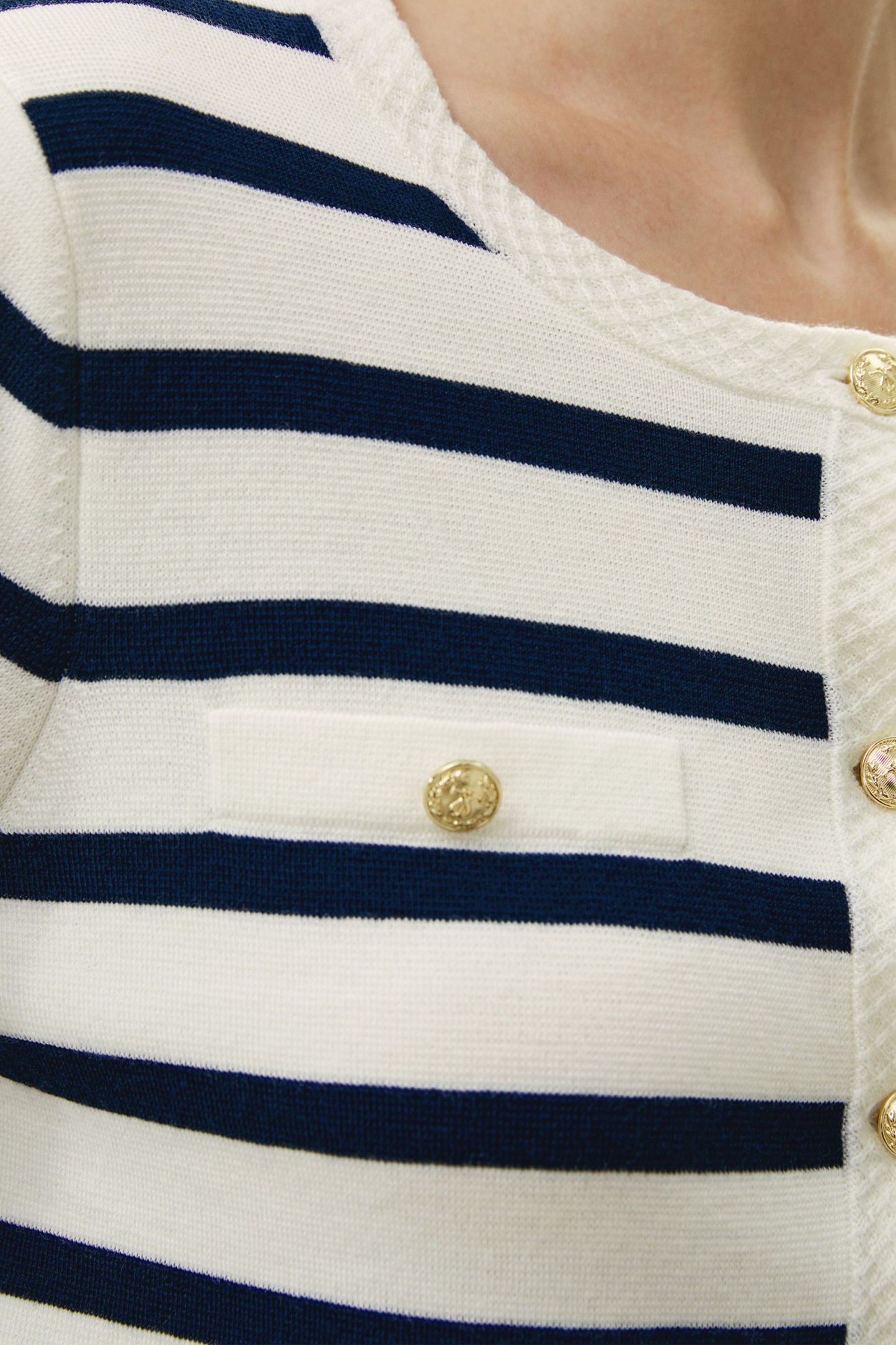 #color_Navy Blue and White Stripes