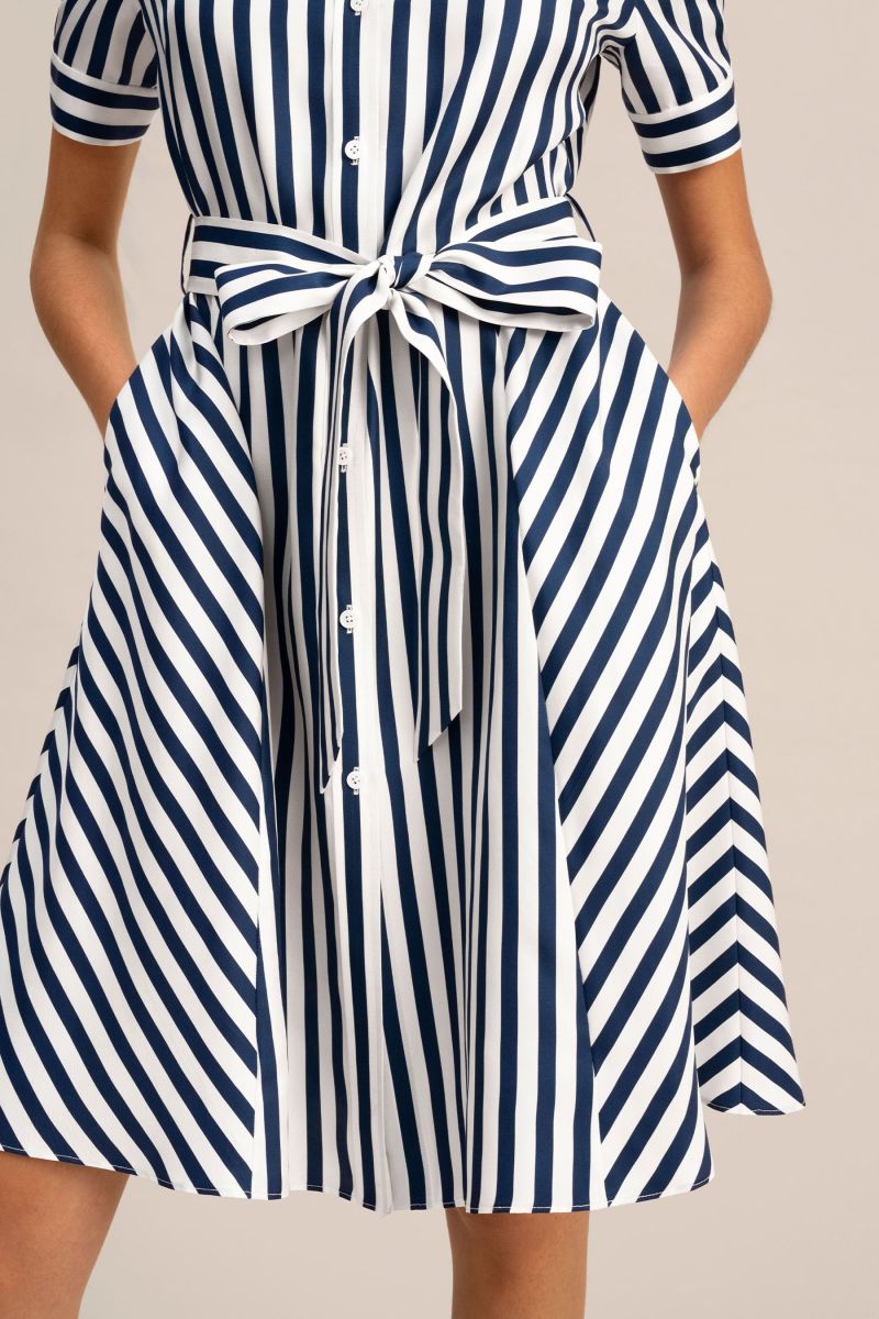 #color_Blue-White-Pinstripes