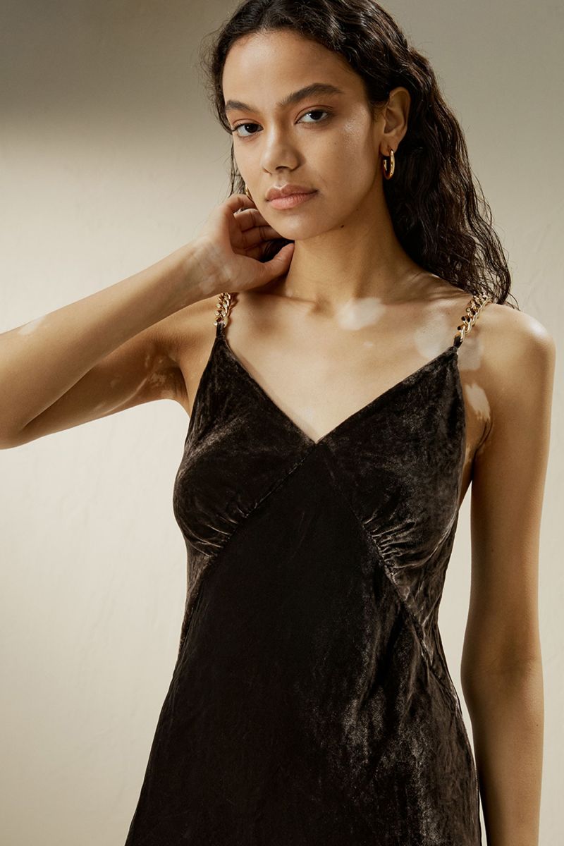 #color_Chocolate Plum