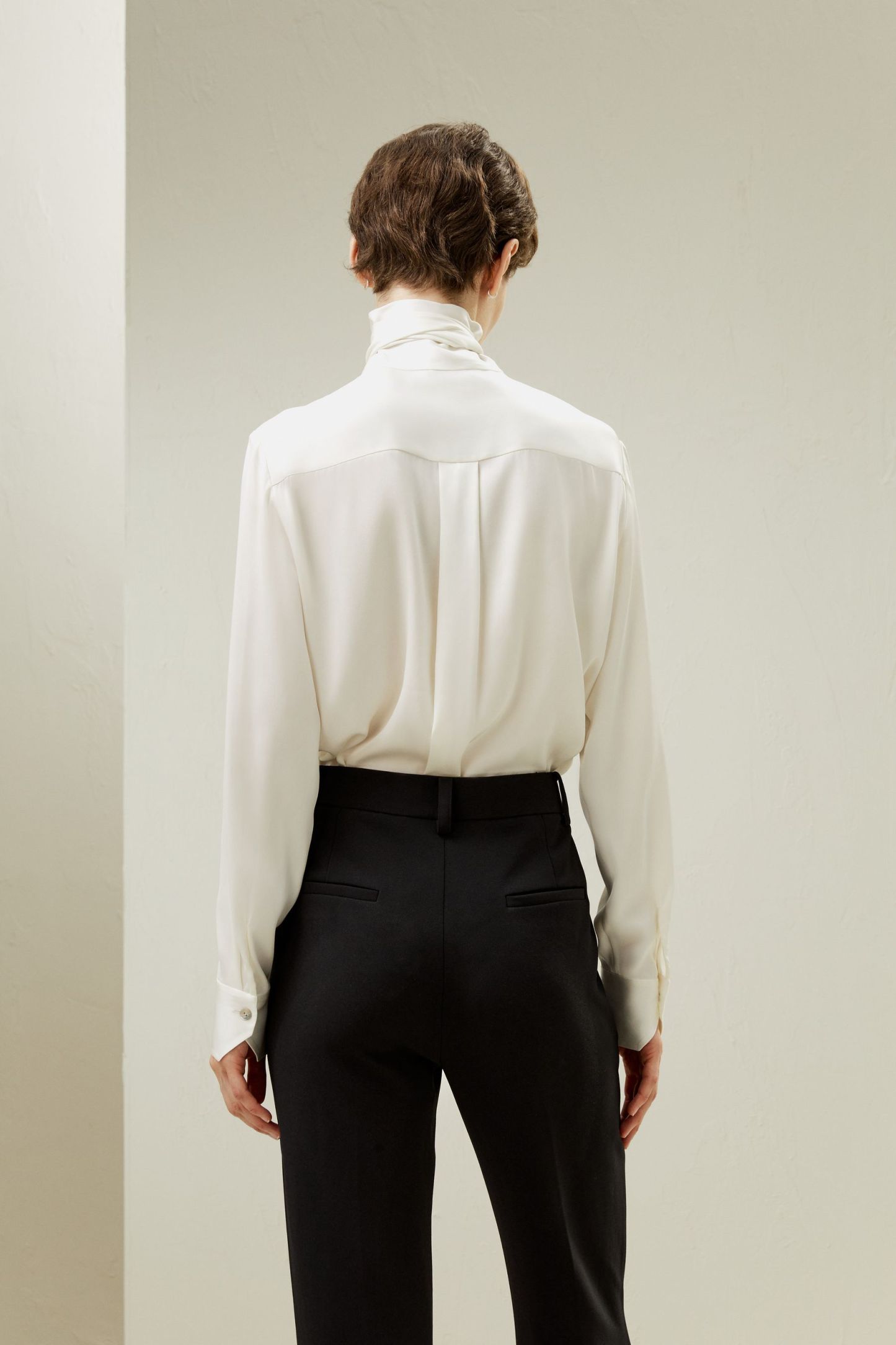 #color_Natural White