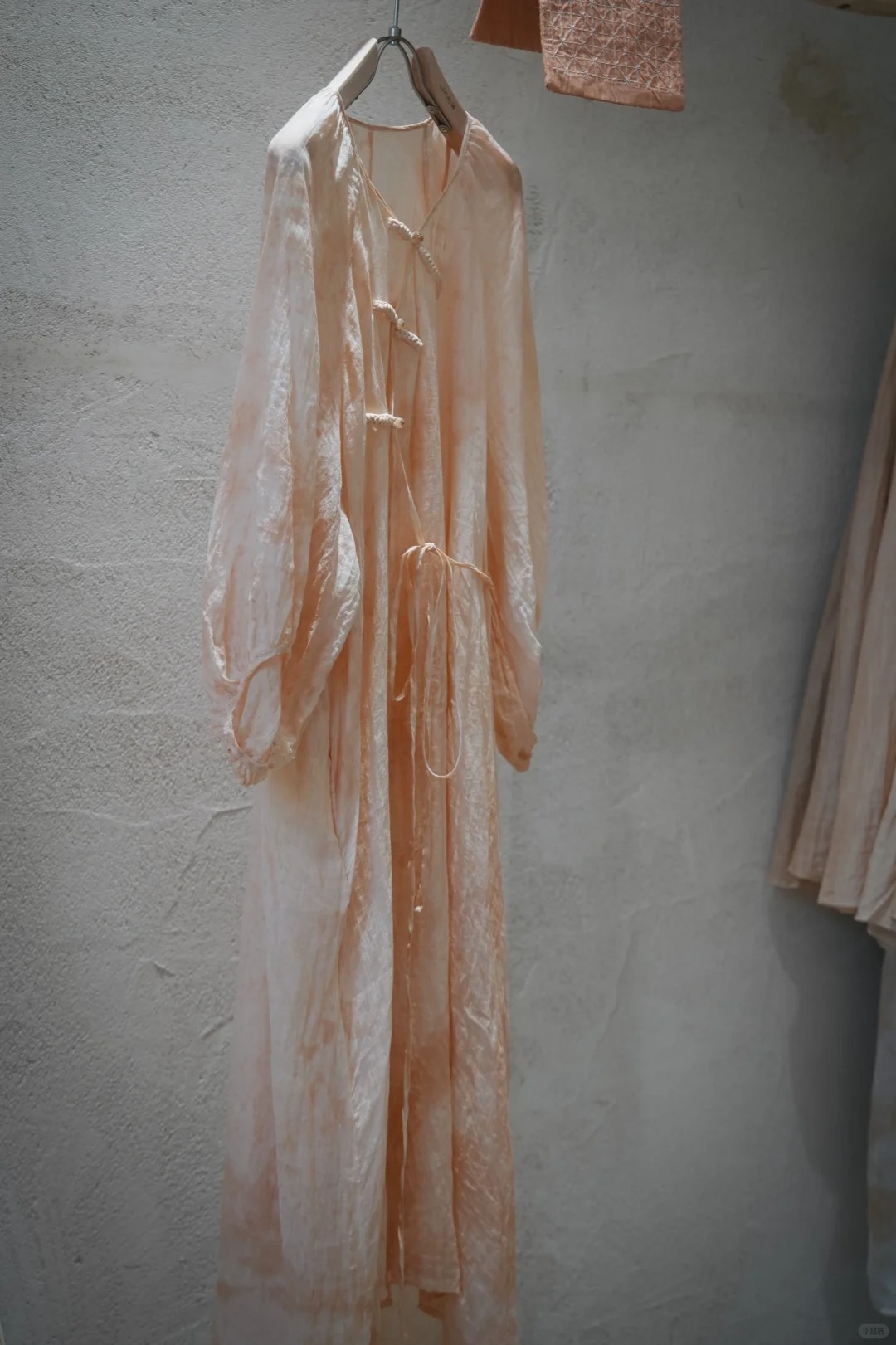 PILUNA - Handmade Botanical Loquat Leaf Oriental Dyeing Ramie Dress - Long Sleeve Lace Collar Dress [Dried Rose Petal]