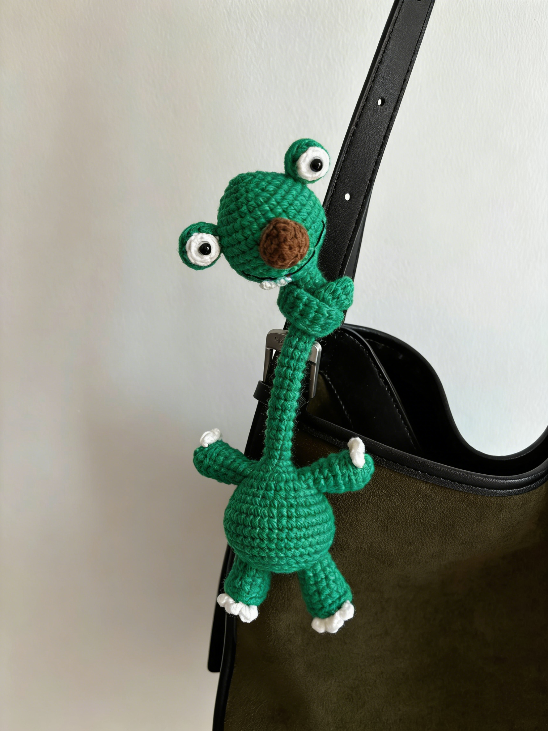 Handmade Crochet Prehistoric Sloth Bag Charm - Funny Long Neck Sloth Plush Toy,Gift for Animal Lovers🎁