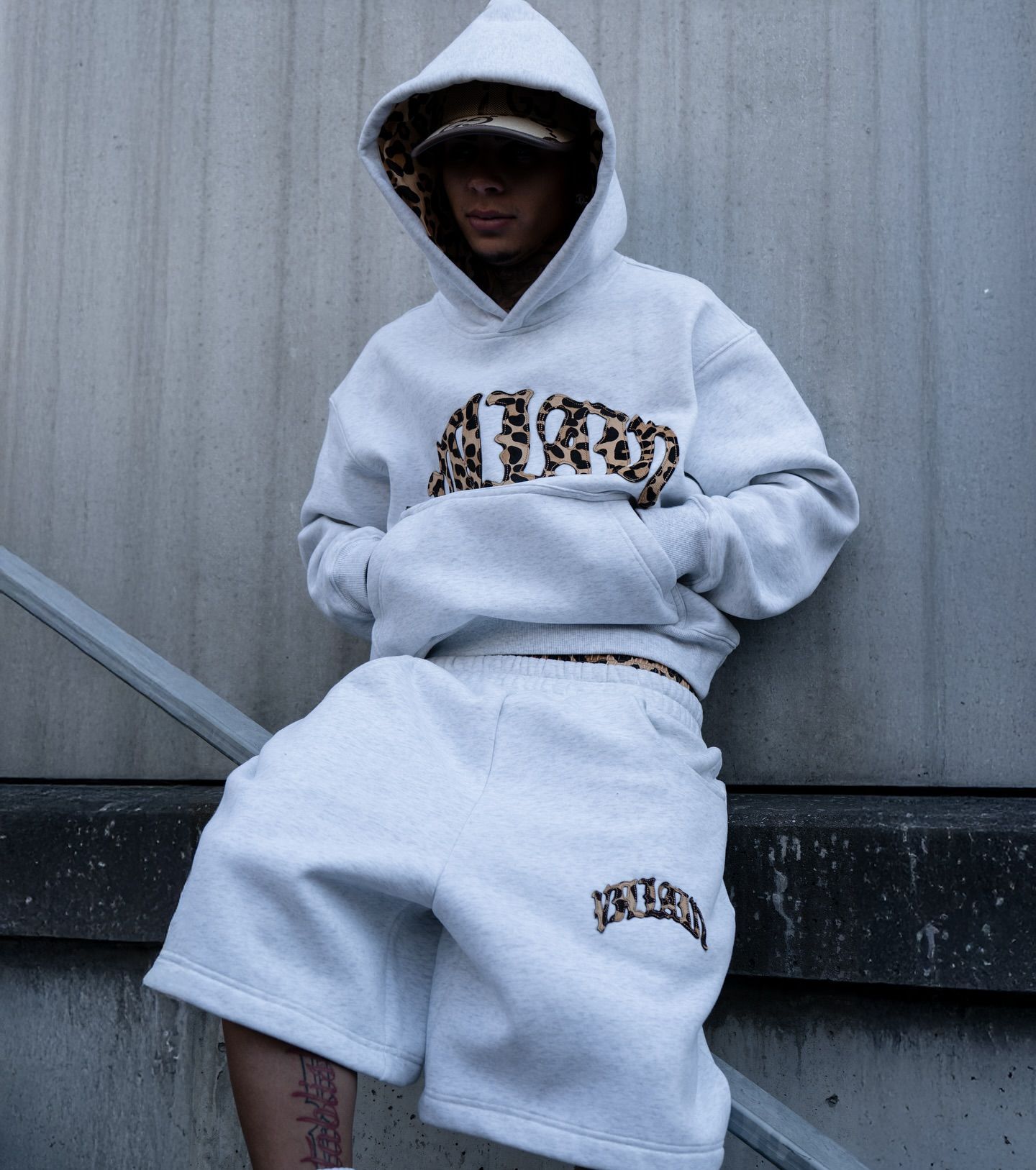 Hooded Sweatshirt With Leopard Print Letter Embroidery Inside 