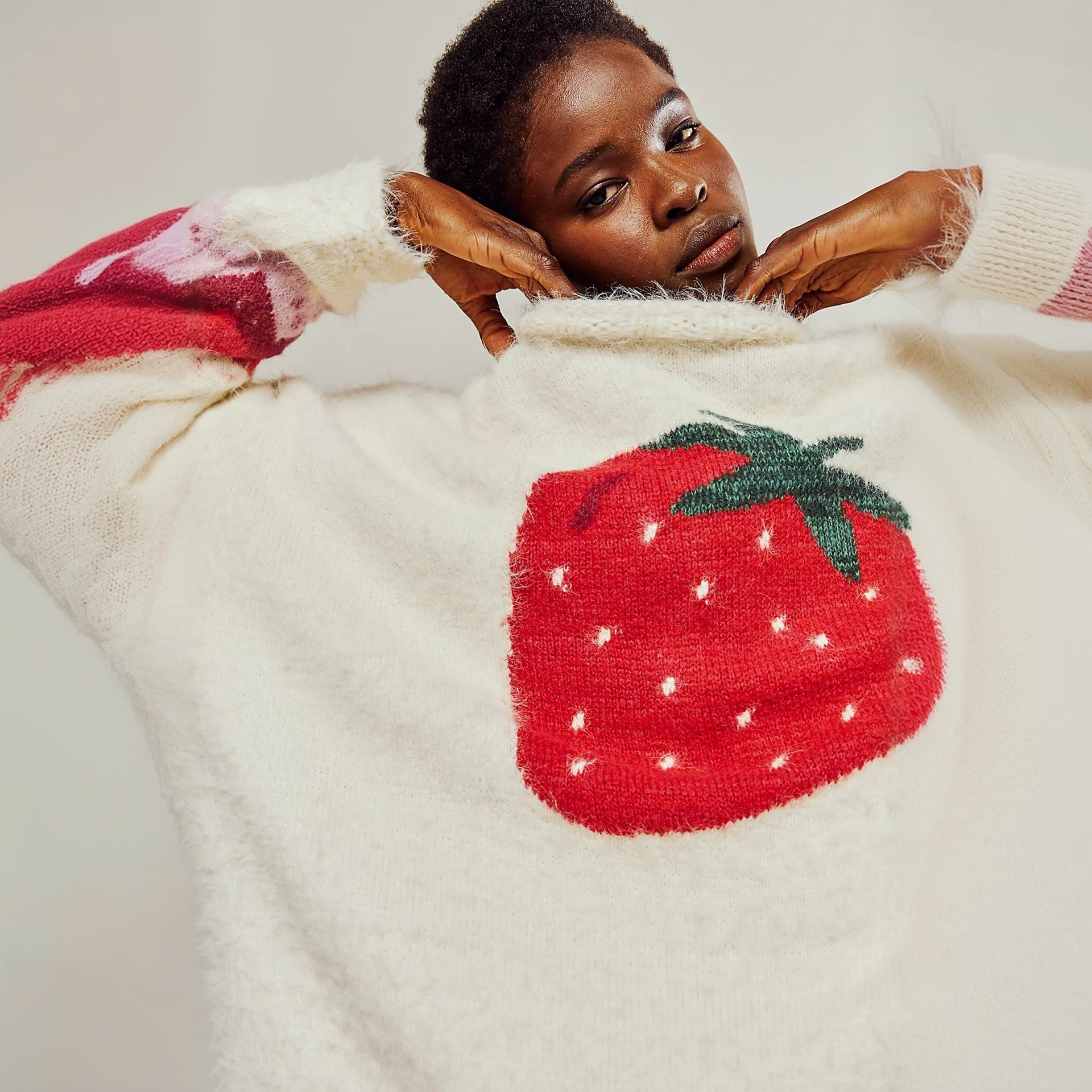 Round-neck Loose Fruit-printed Knitted Sweater