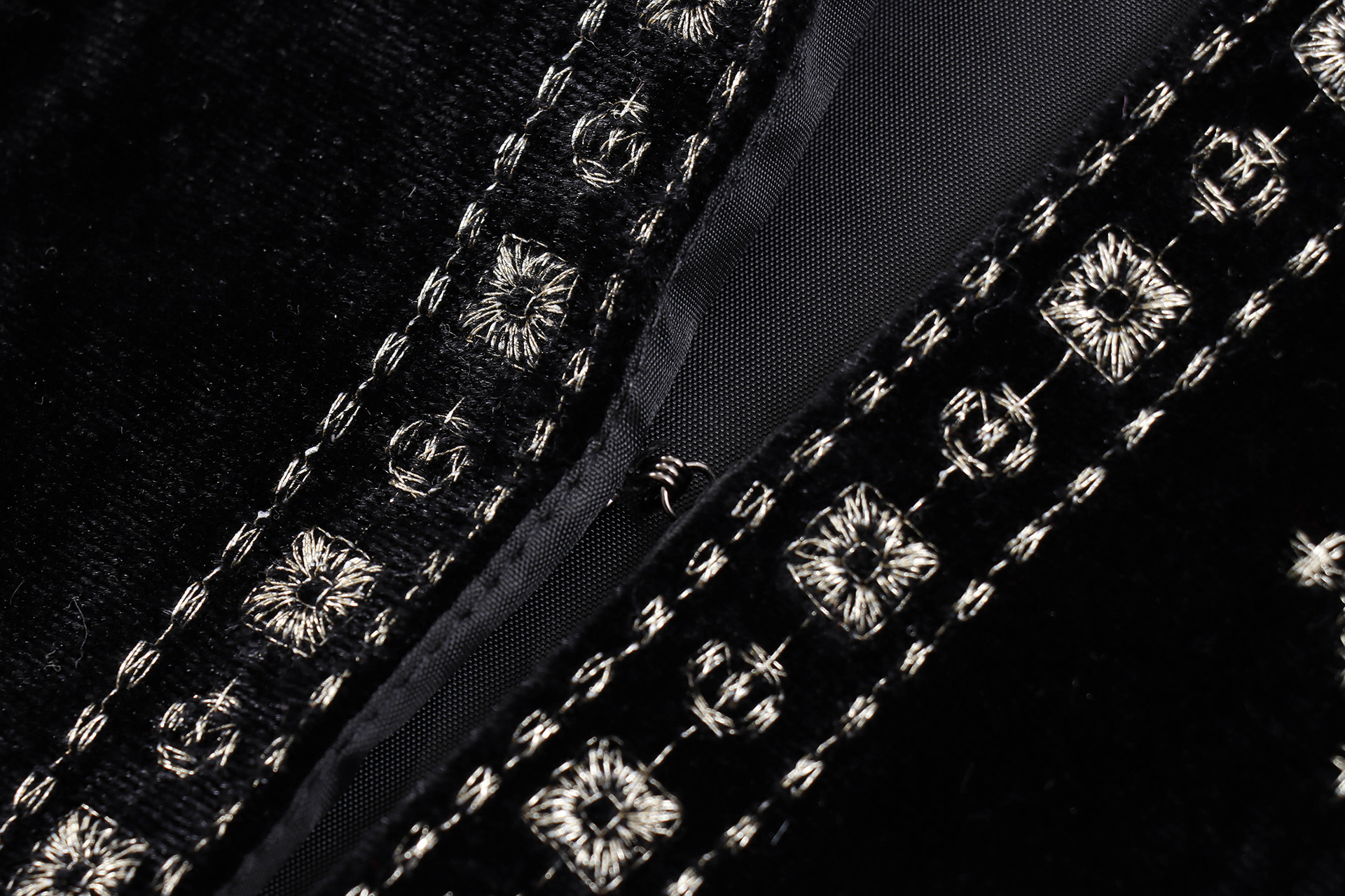 Embroidered Velvet Long-sleeved Jacket Coat