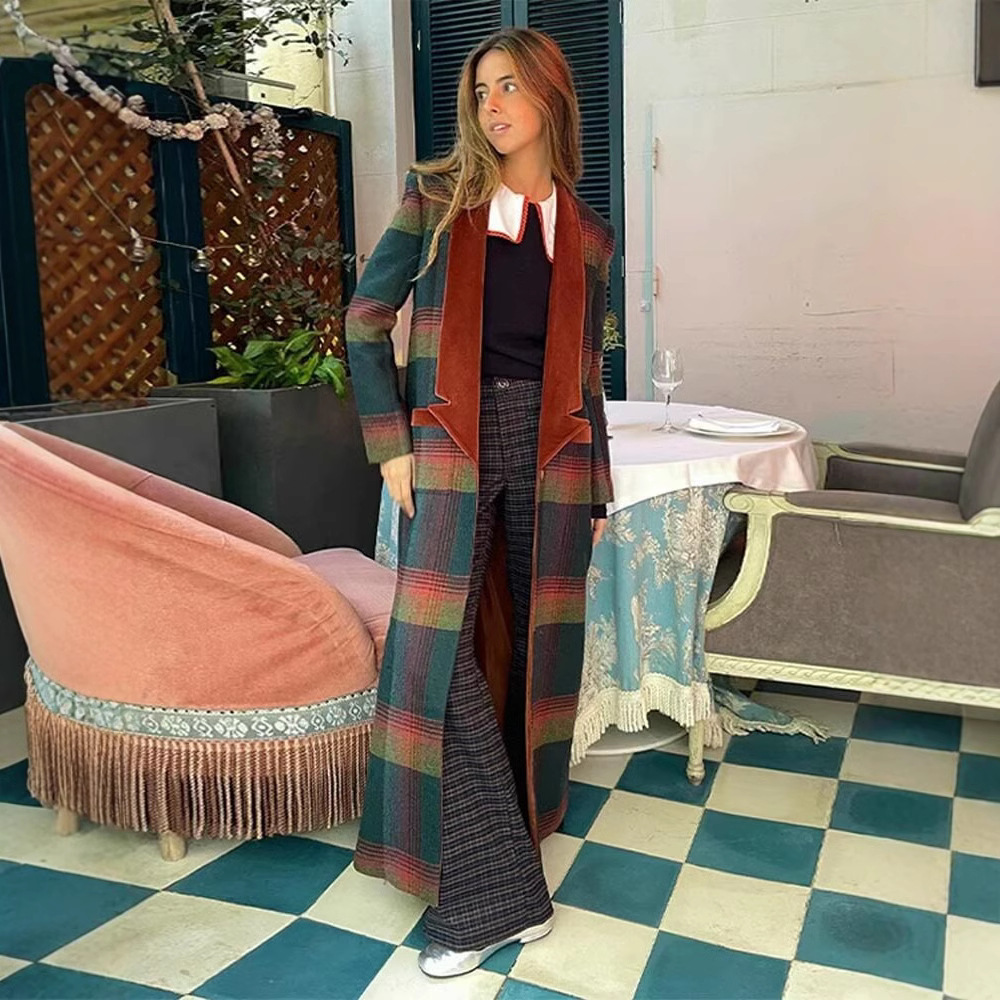Vintage Plaid Long Coat with Contrast Lapel - Retro-Chic Statement Piece