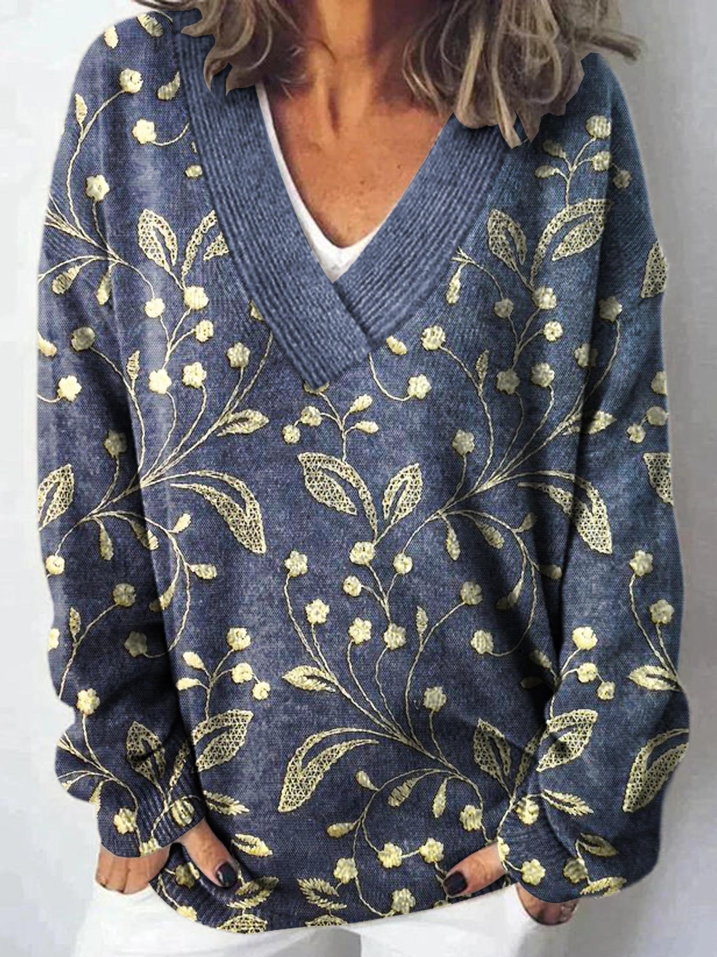 Retro Floral Print Women‘s V-neck Long sleeved Sweater