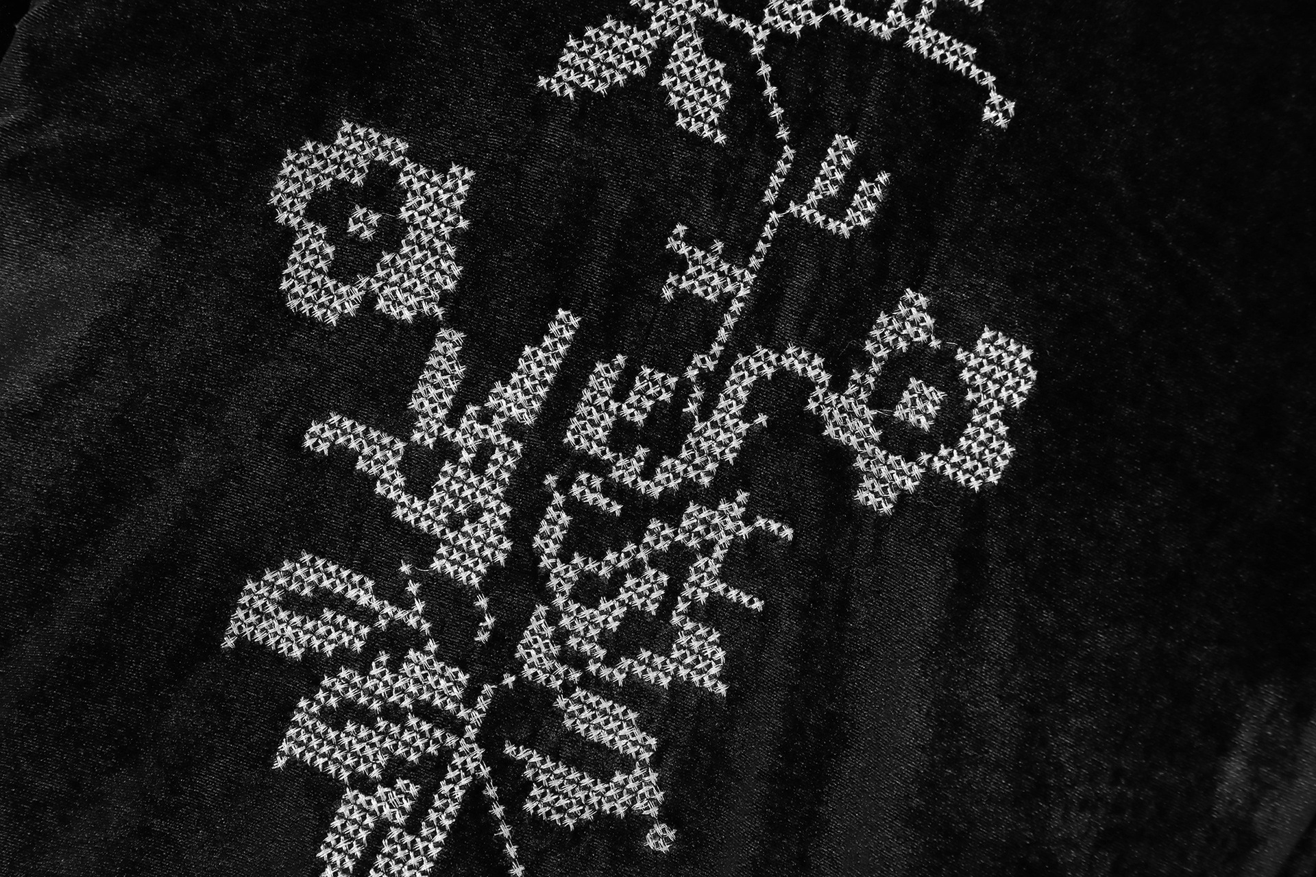 Embroidered Velvet Long-sleeved Jacket Coat