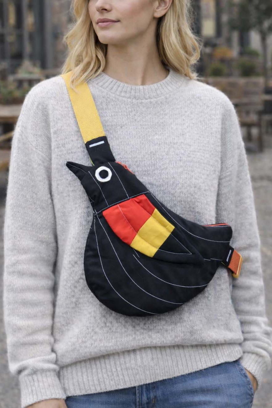 Fly Away Crossbody Bird Bag - Red-Winged Blackbird
