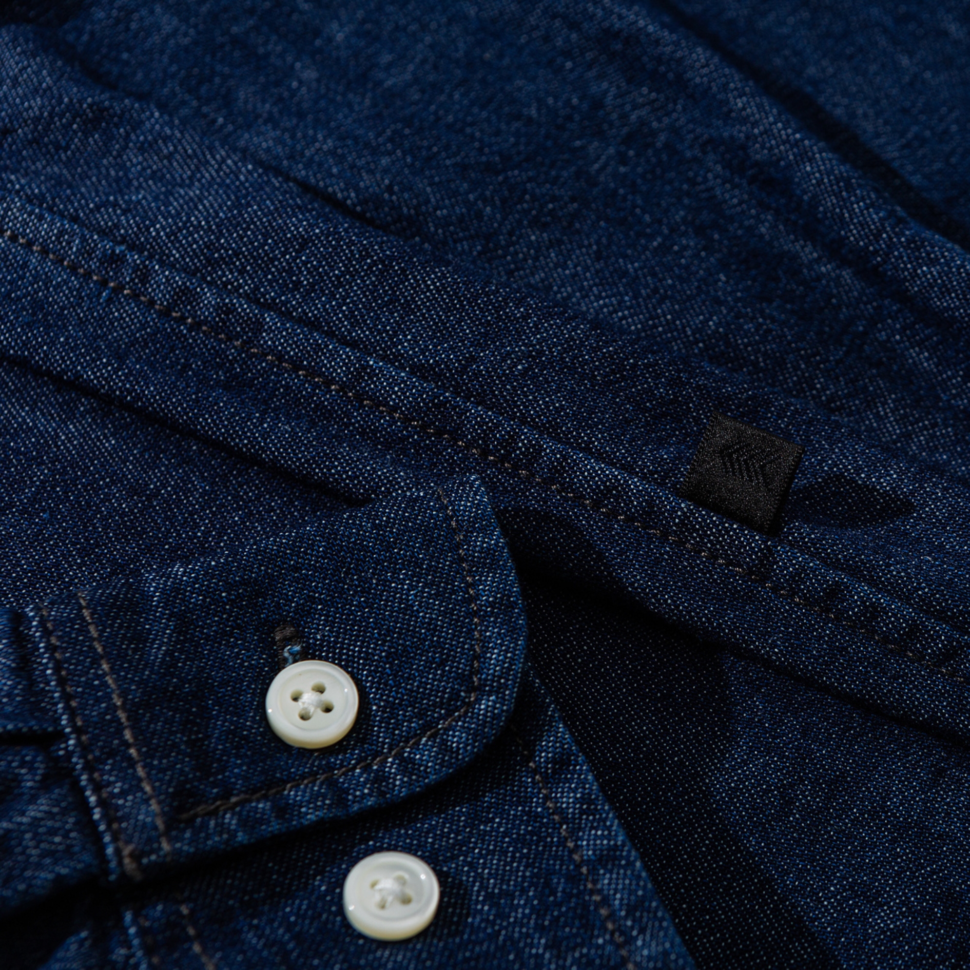Men‘s Indigo Wash Denim Shirt - Oversized Utility Chambray Shirt 