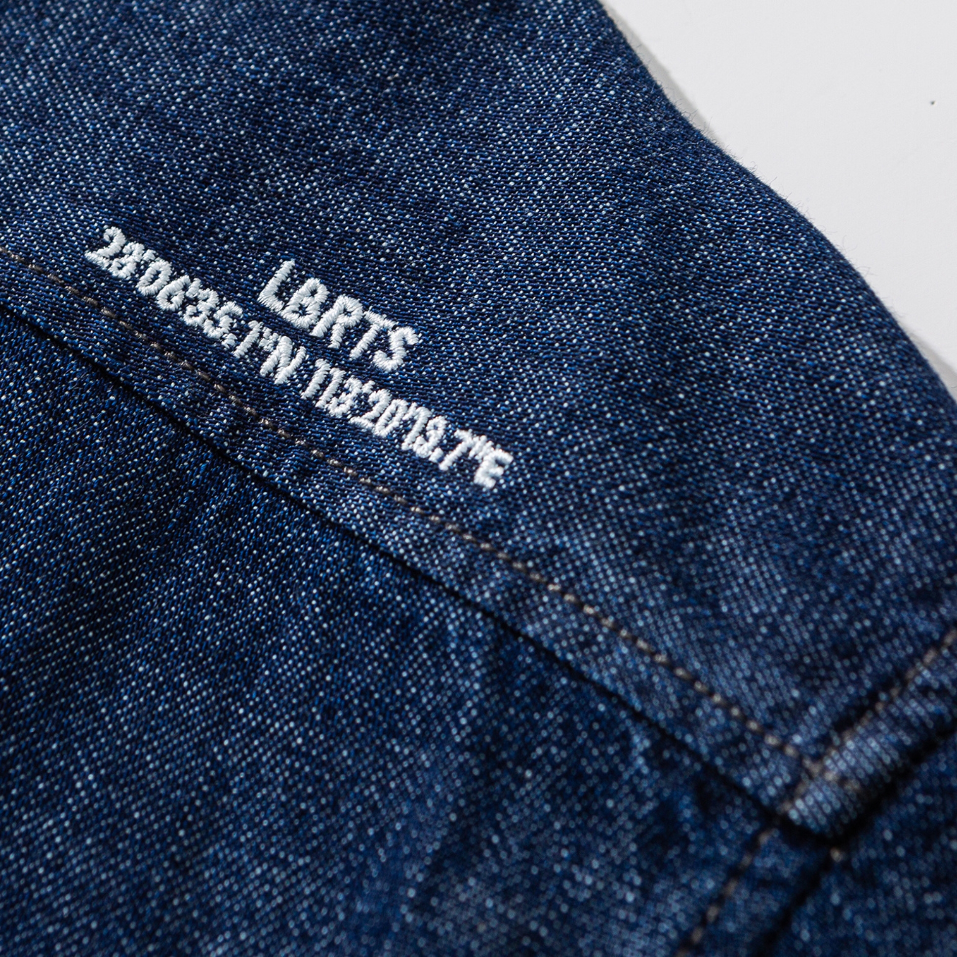 Men‘s Indigo Wash Denim Shirt - Oversized Utility Chambray Shirt 