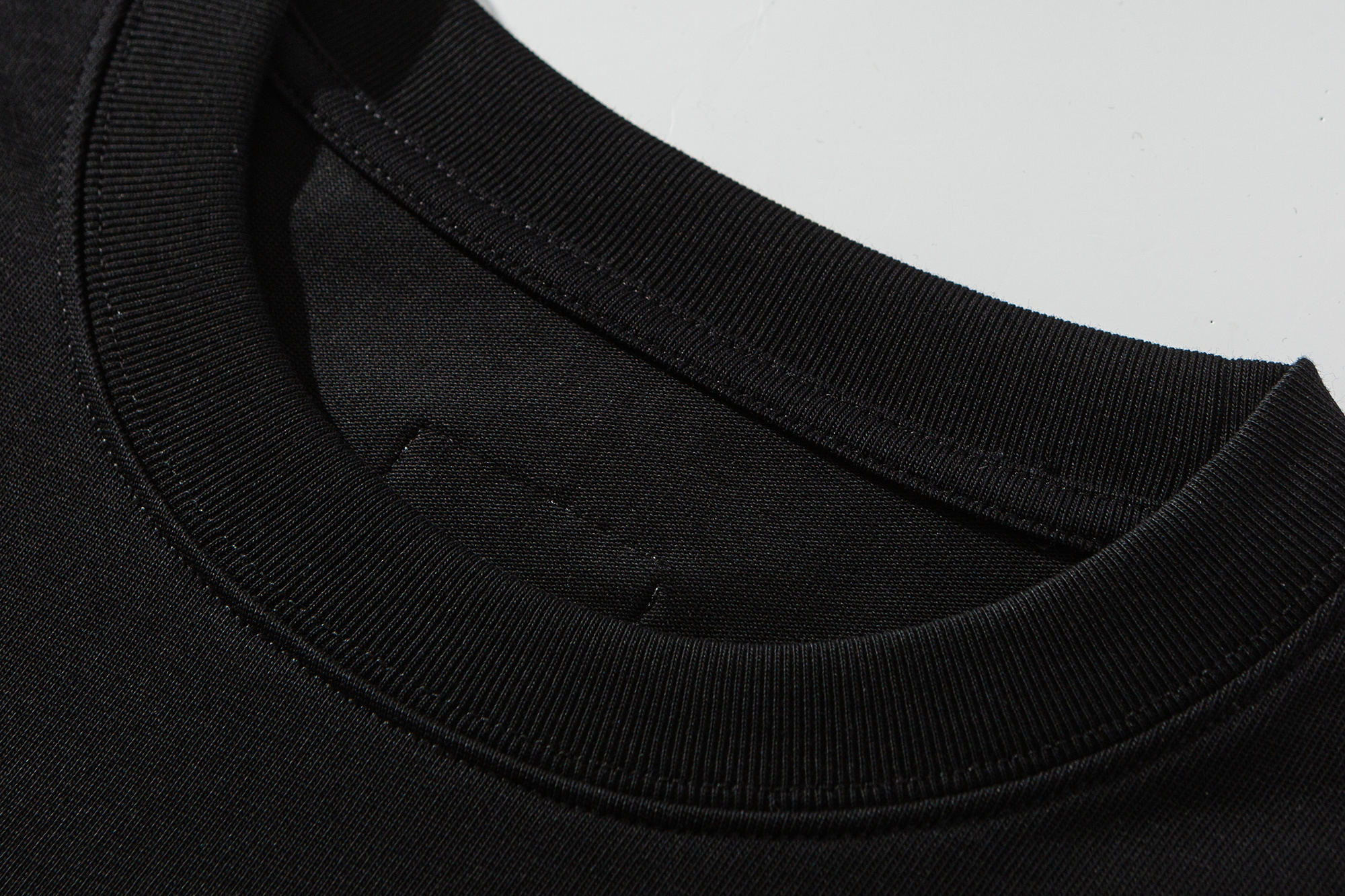 Men's Oversized Graphic Print Tee - Heavyweight Leopard & Kisses T-Shirt 