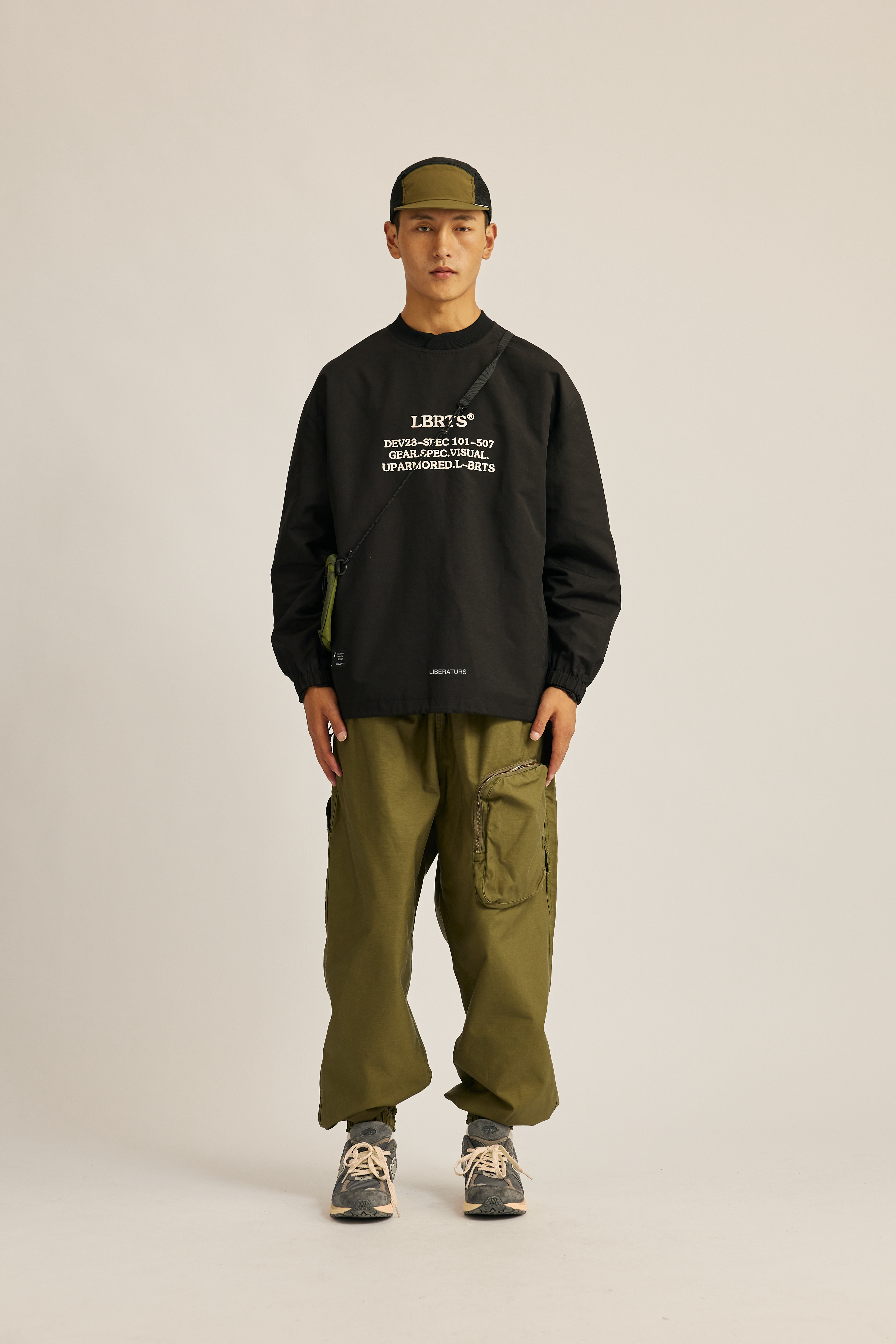 Men's Wind-Resistant Quarter-Zip Hoodie - Midweight Fleece Pullover -Liberaturs