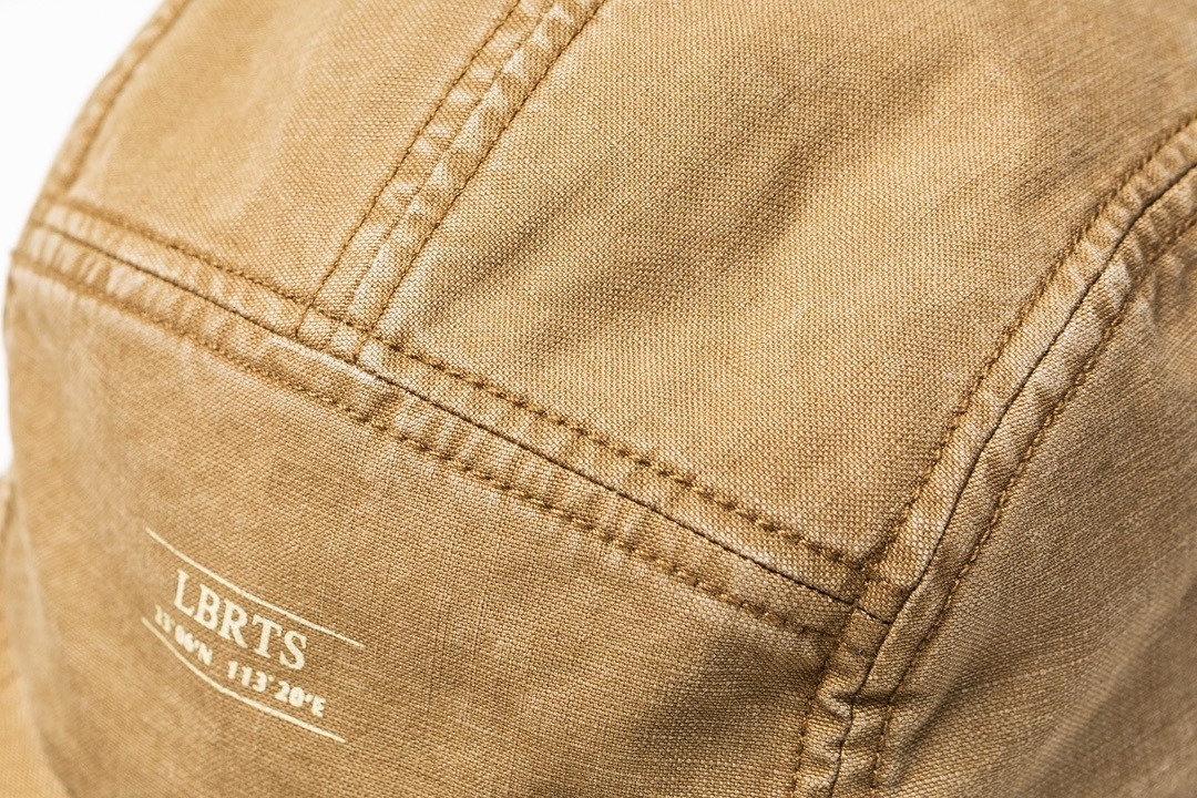 Classic Flat Brim Cap – All Black Essential-Liberaturs