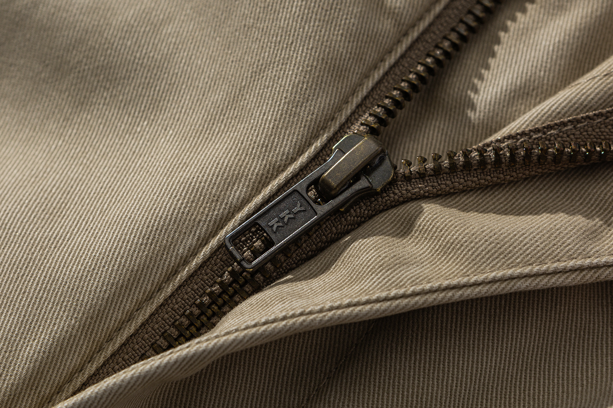 Men's Classic Double Pleated Chino Shorts - Relaxed Fit Casual Twill