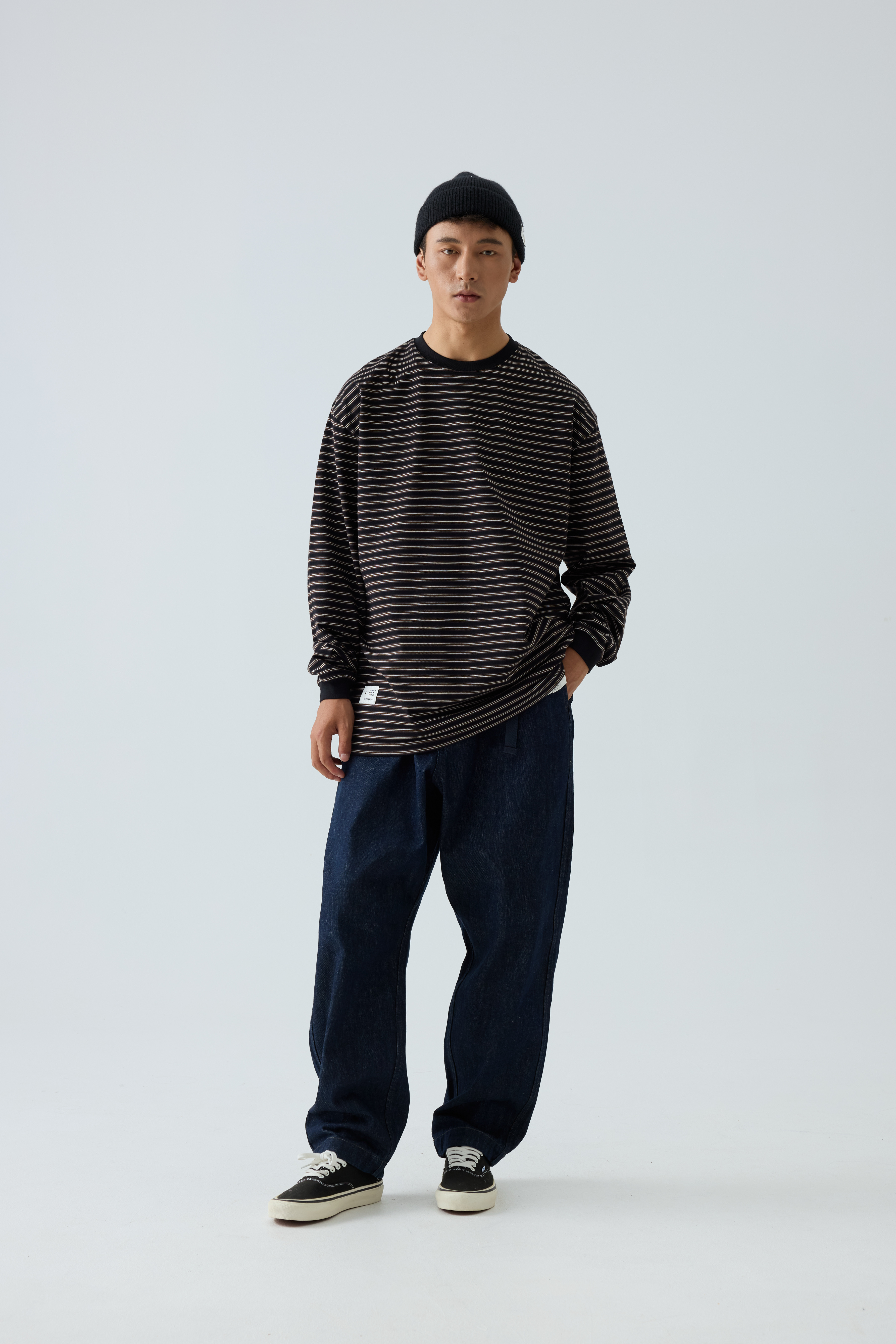Tapered Buckle-Waist Denim Long Pants | Photo 7