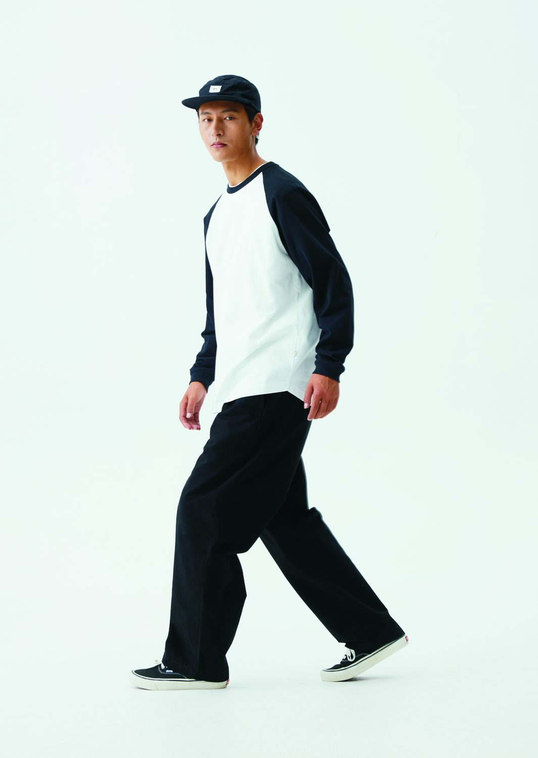 Look 048