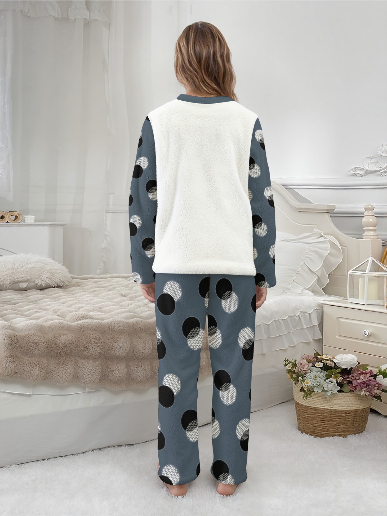 Women's Winter Flannel Casual Pajama Set: Novel Lucky Puppy Pattern Round Neck Long Sleeve Top with Polka Dot Print, Elastic Waist, Long Pants; Comfortable and Warm Home Wear, Versatile for Everyday Wear