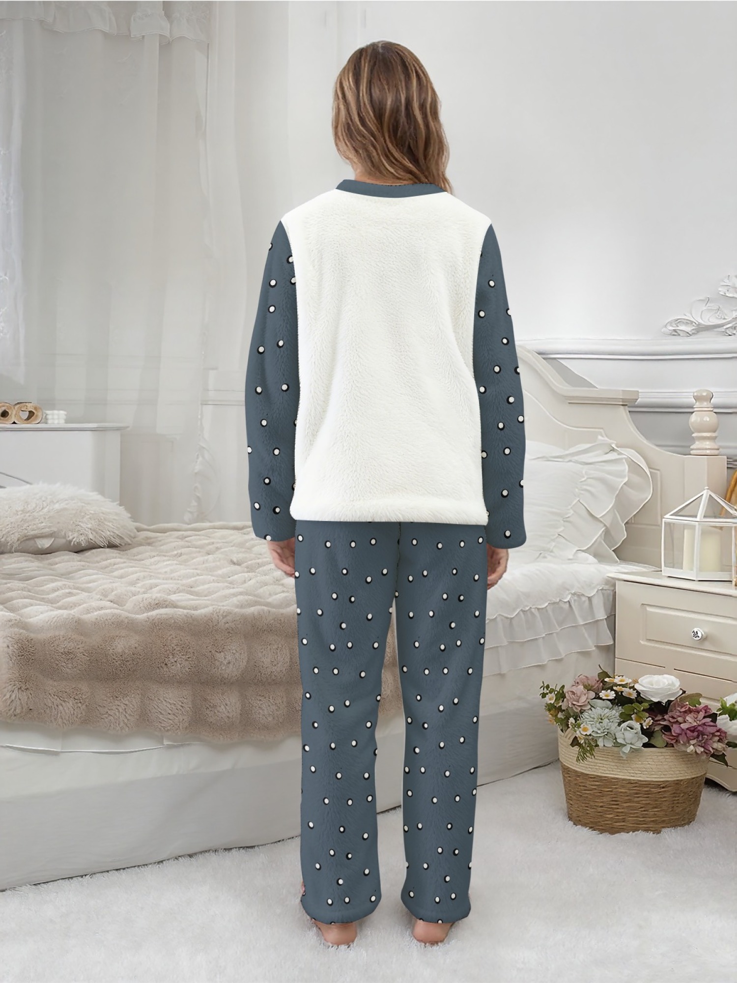 Women's Winter Flannel Casual Pajama Set: Novel Lucky Puppy Pattern Round Neck Long Sleeve Top with Polka Dot Print, Elastic Waist, Long Pants; Comfortable and Warm Home Wear, Versatile for Everyday Wear