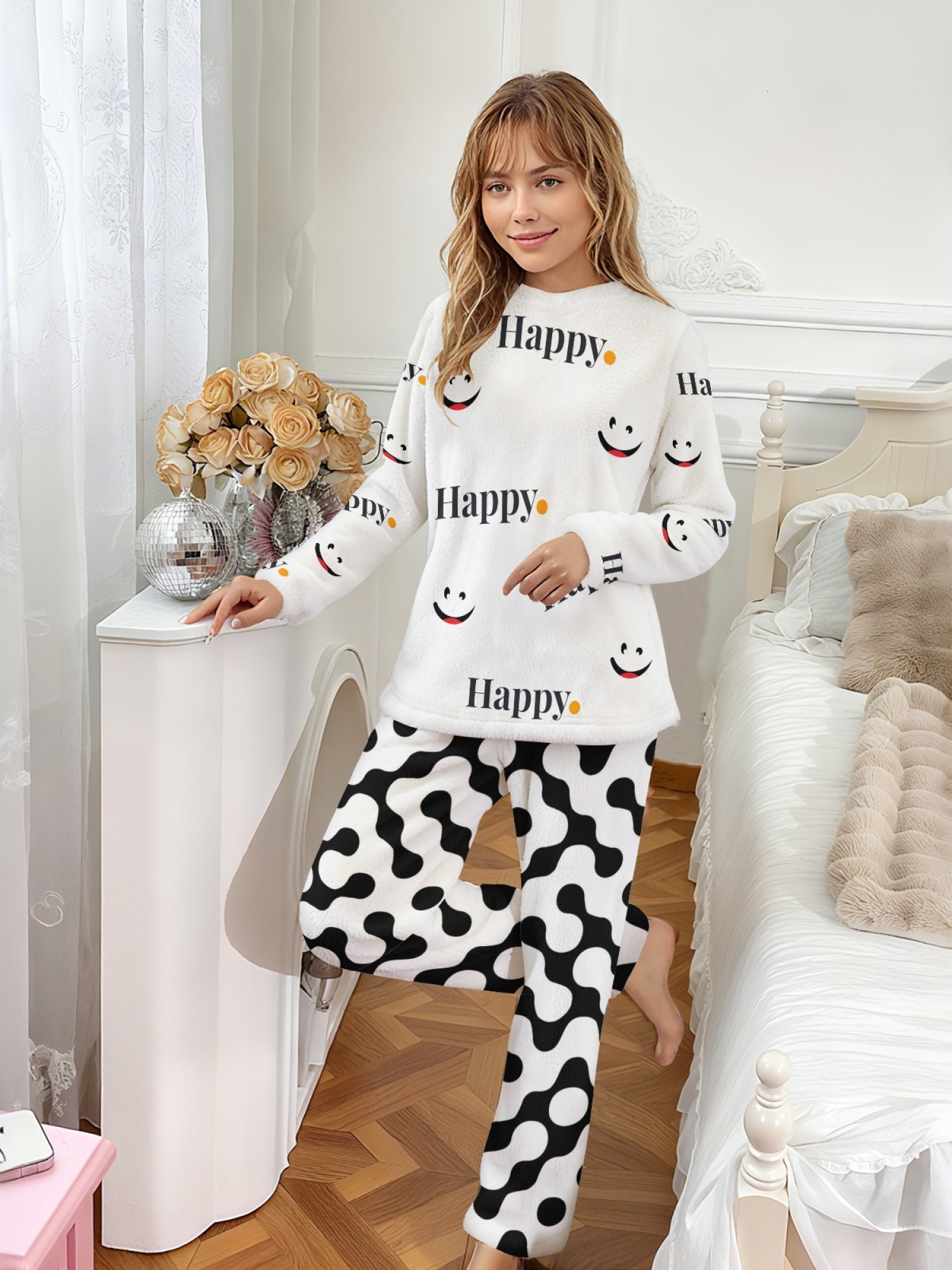 Winter Flannel Women's Pajama Set: Happy Print Warm Round Neck Long Sleeve Top, Abstract Fun Cow Print Pants, Skin-Friendly Comfortable Casual Home Wear, Versatile Set for Everyday Wear, Fitted