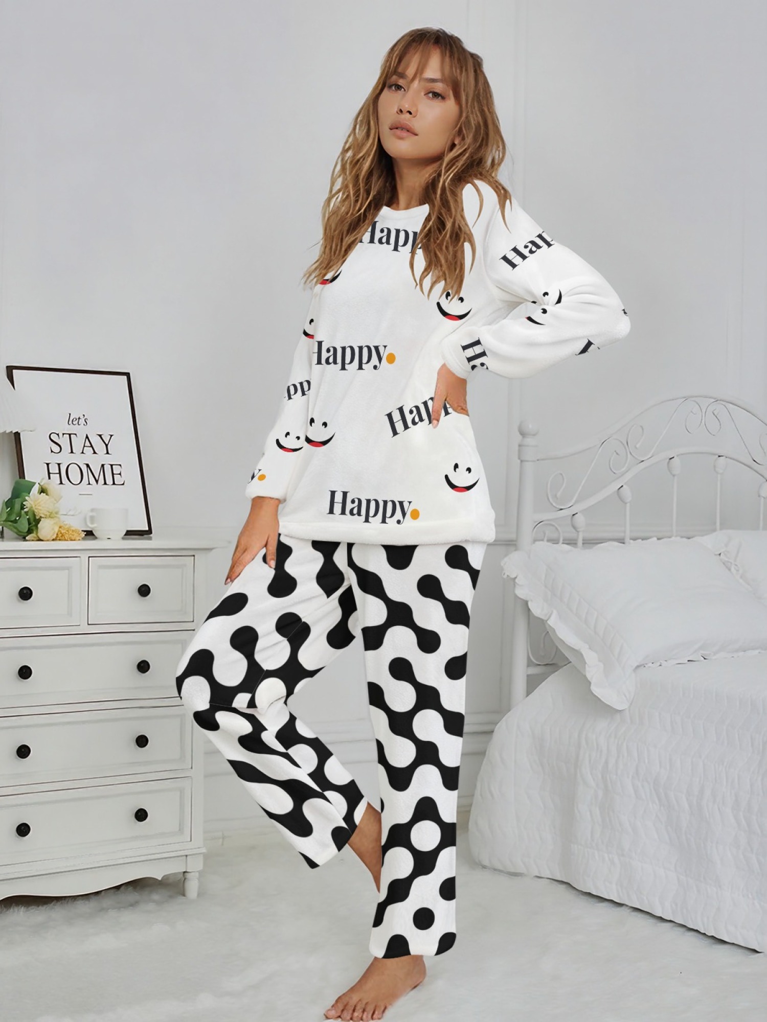 Winter Flannel Women's Pajama Set: Happy Print Warm Round Neck Long Sleeve Top, Abstract Fun Cow Print Pants, Skin-Friendly Comfortable Casual Home Wear, Versatile Set for Everyday Wear, Fitted