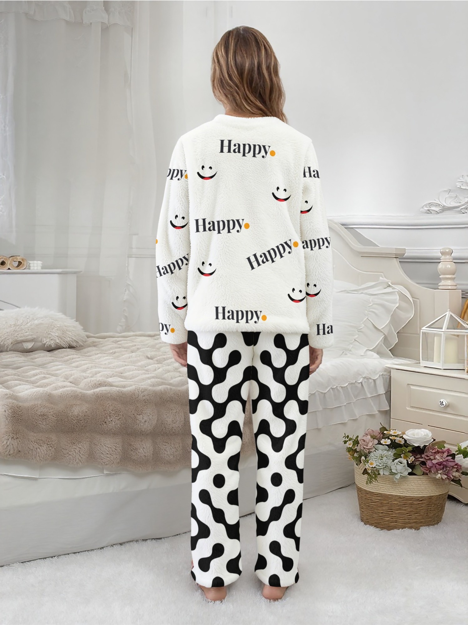 Winter Flannel Women's Pajama Set: Happy Print Warm Round Neck Long Sleeve Top, Abstract Fun Cow Print Pants, Skin-Friendly Comfortable Casual Home Wear, Versatile Set for Everyday Wear, Fitted