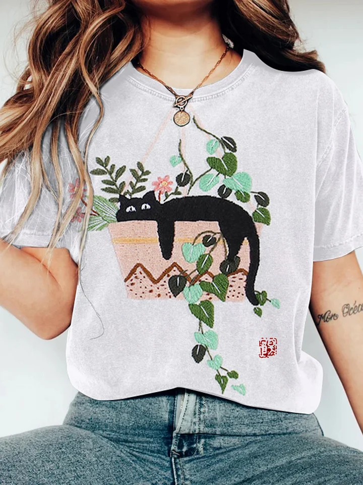 Abstract Creative Floral And Black Cat Embroidery Pattern Drawing Art T-Shirt