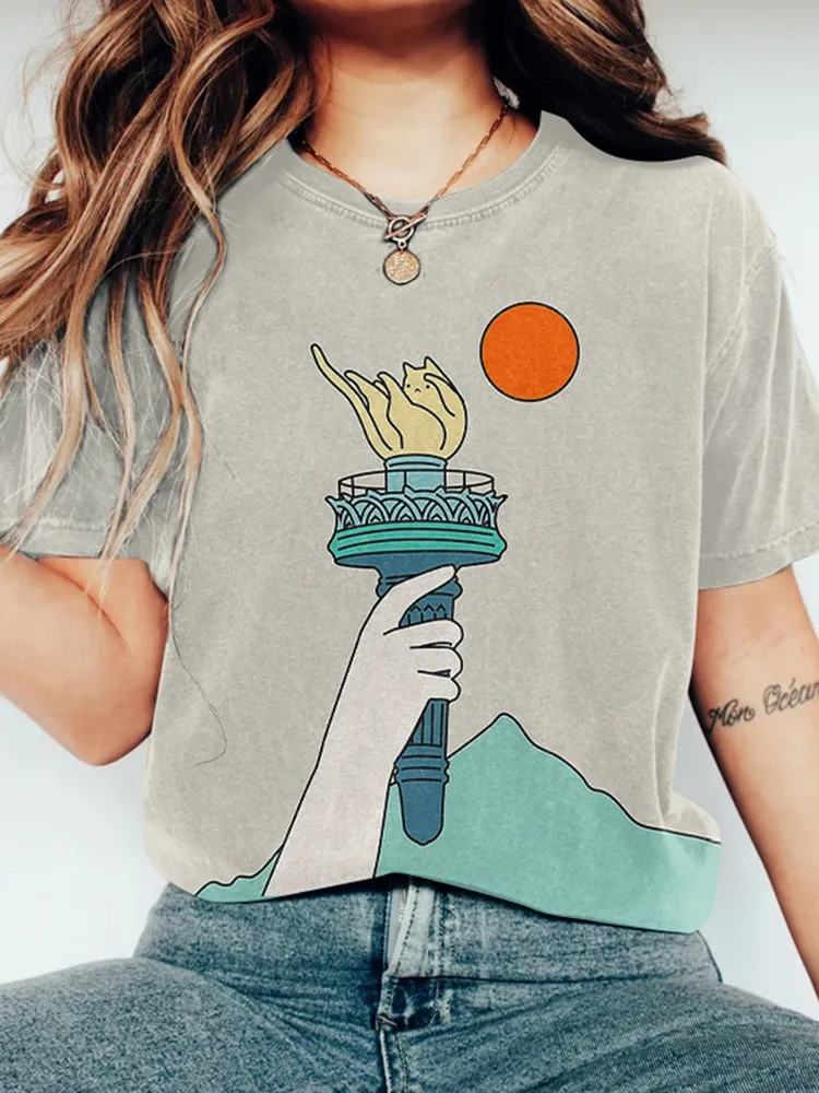 Abstract Creative Statue Of Torch Cat Painting Art T-shirt