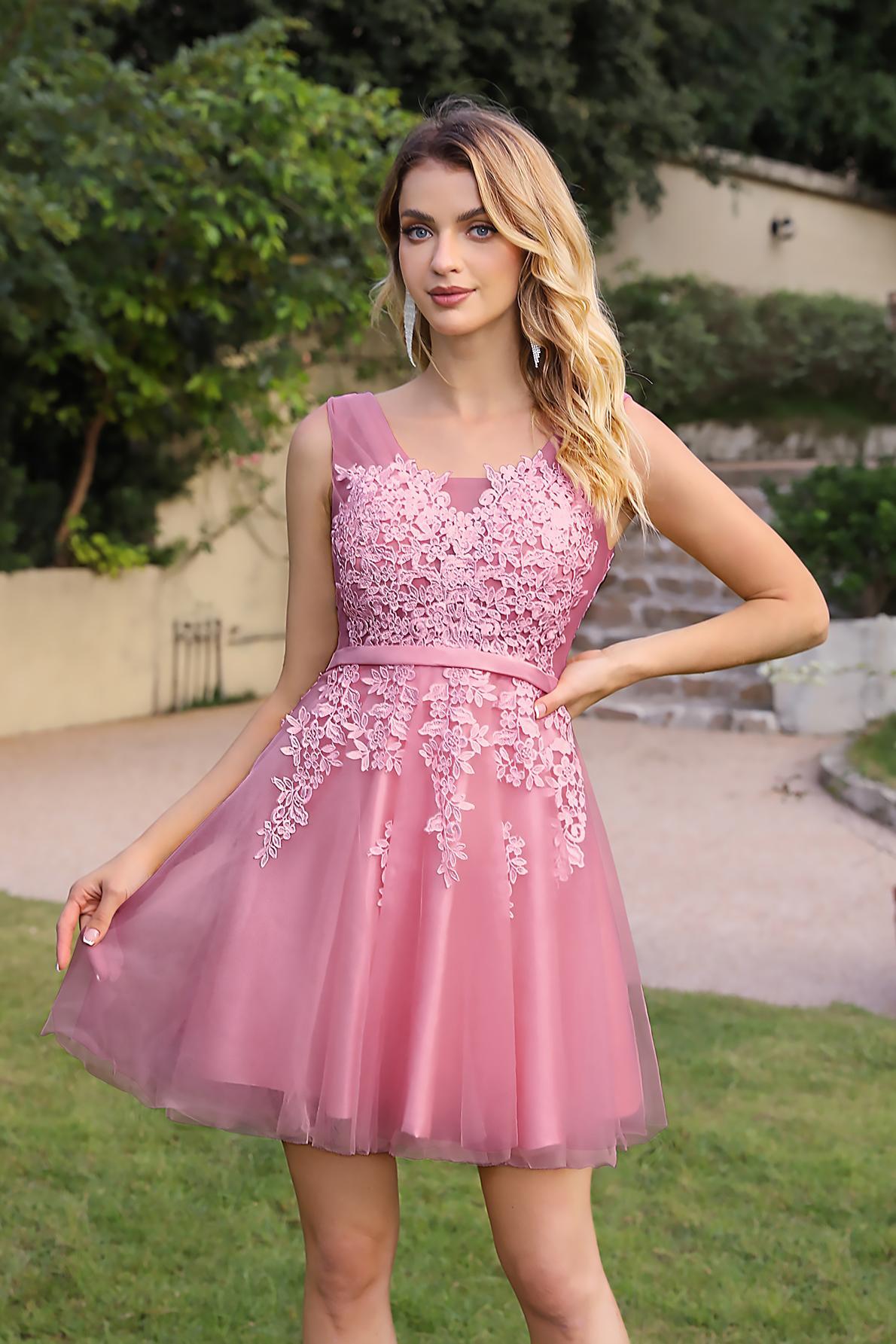 Chic Sleeveless Tulle Short Homecoming Dresses Lace Appliques Aline Mini Party Dress