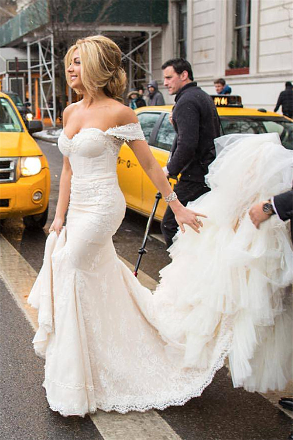 Sexy Mermaid Wedding Dress Strapless Lace Tulle Bridal Gowns with Cathedral Train