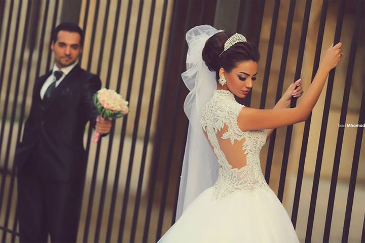 gorgeous cap sleeve tulle lace wedding dress with train