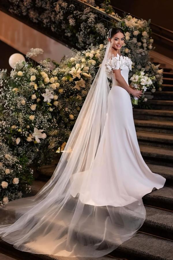Elegant Mermaid Satin Wedding Dresses Off the Shoulder White Bridal Gowns with Flowers