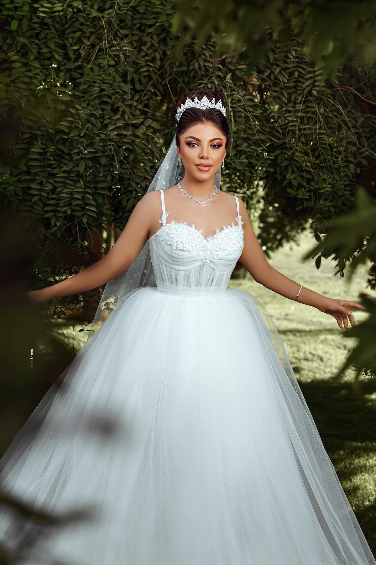 Sweetheart Spaghetti Straps Tulle Appliques Lace A-Line Wedding Dresses