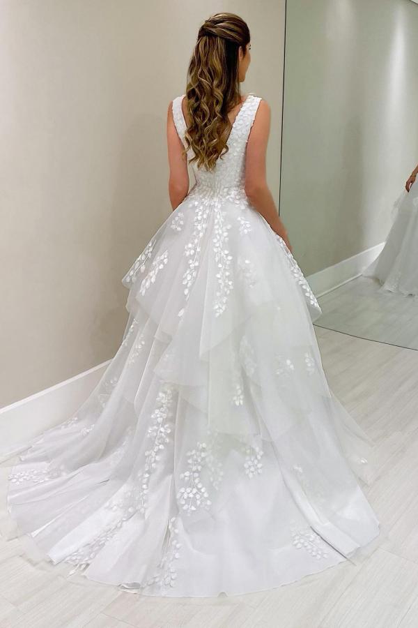 Chic Sleeveless Tulle Lace A-line Wedding Dress Floral Pattern V-neck Simple Bridal Dress