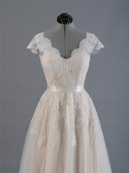 Sweep Train A-Line Sleeveless Applique Lace V-neck Wedding Dresses UK-27Dress.co.uk